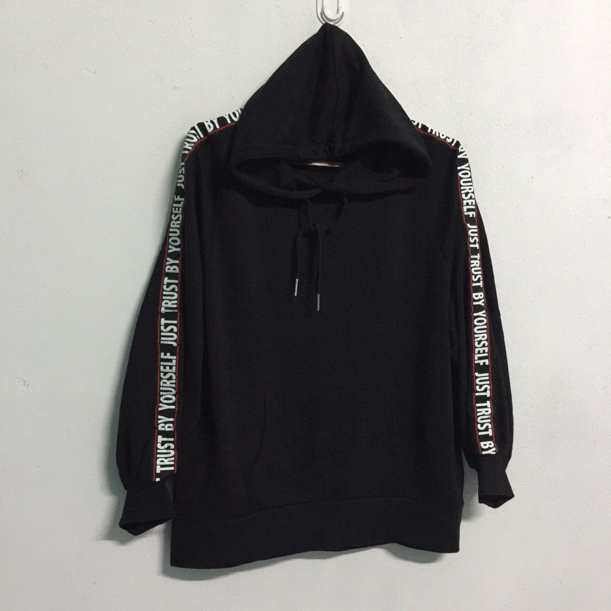 Japanese Brand Just trust by yourself spell out hoodie Size US M / EU 48-50 / 2 - 3 Thumbnail