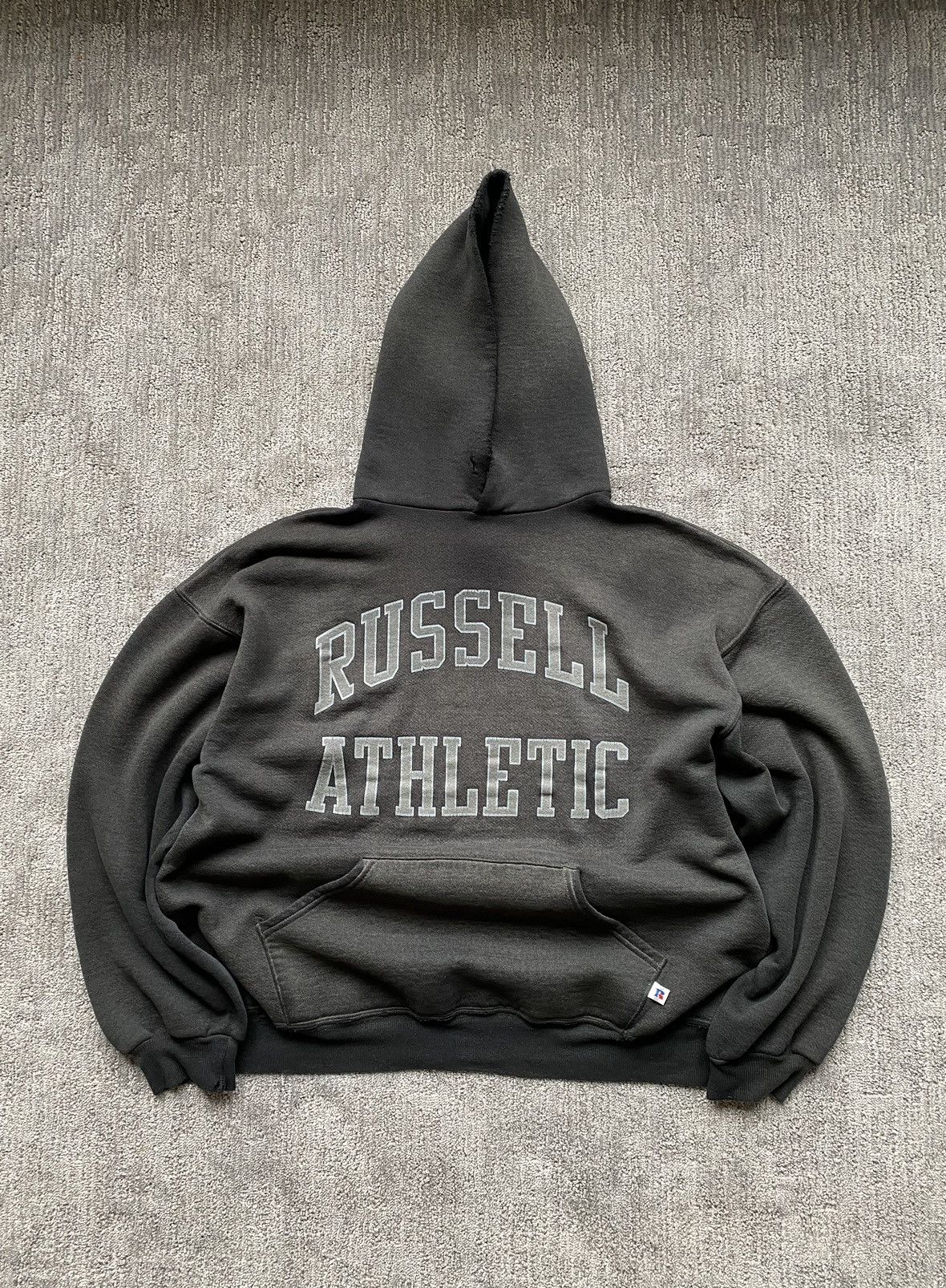 VINTAGE BOXY THRASHED SUN FADED RUSSELL ATHLETICS HOODIE