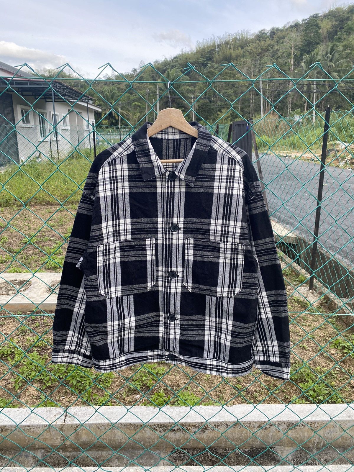 image of Steals Gu Flannel Jacket in Black, Men's (Size Large)