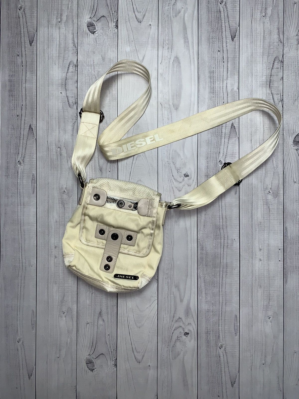 Diesel × Vintage Vintage Diesel bag rare messenger Size ONE SIZE - 1 Thumbnail