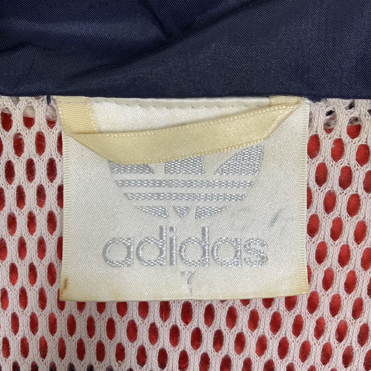 Vintage Vintage Adidas Light Jacket Size US L / EU 52-54 / 3 - 8 Thumbnail