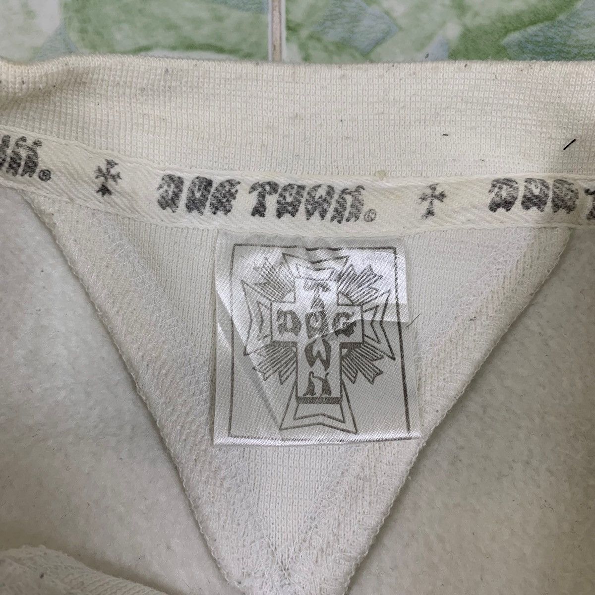 Dogtown × Vintage Vintage DOGTOWN Small Logo Embroidered Sweatshirt Pullover Size US XL / EU 56 / 4 - 6 Thumbnail