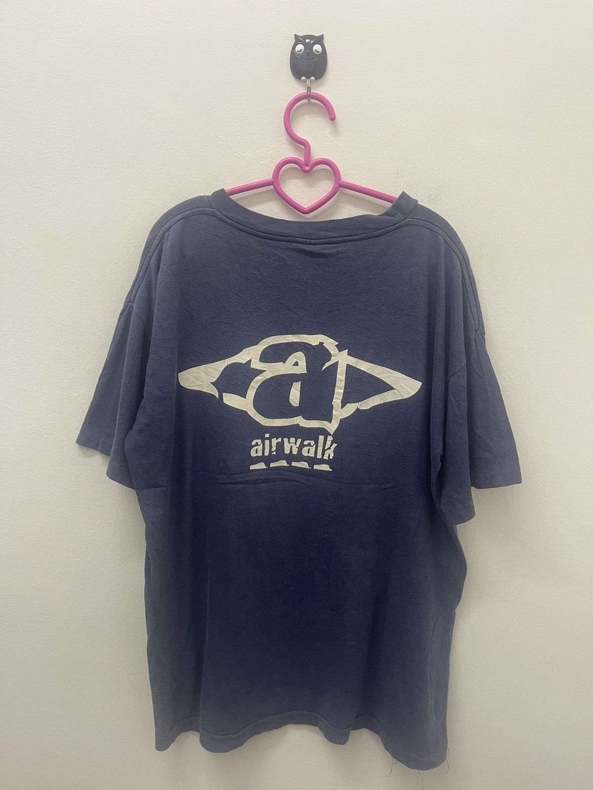 Airwalk Rare 90s Vintage AIRWALK Made in USA Spell Out Big Logo Tee Size US M / EU 48-50 / 2 - 1 Thumbnail