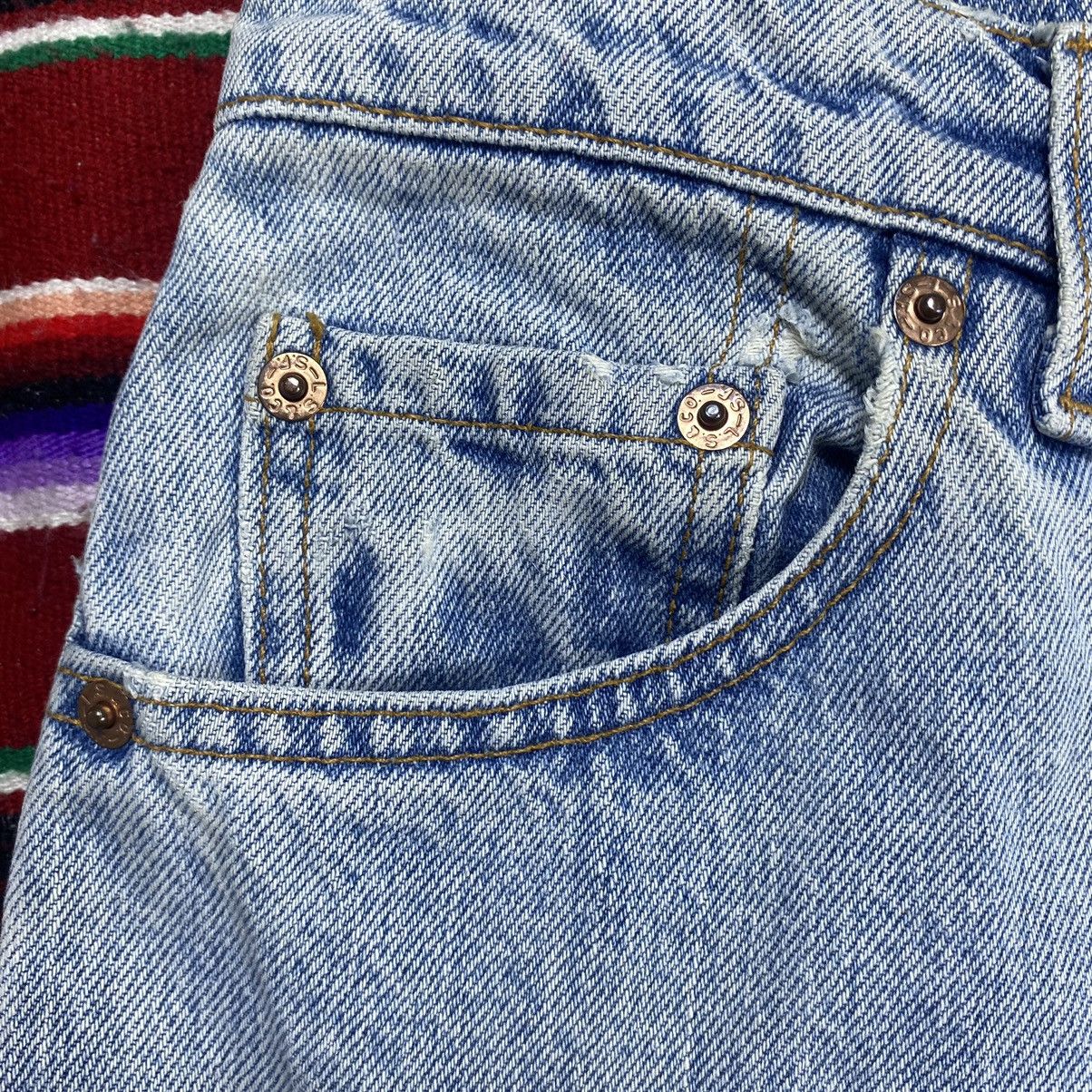 Levi's Vintage Levi’s 550 Leg Tapered Paint Splash Distressed Denim Size US 34 / EU 50 - 7 Thumbnail