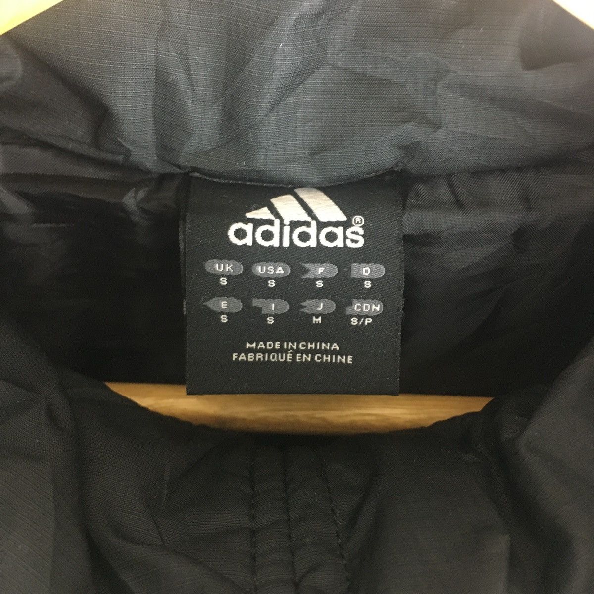 Adidas Adidas Hooded Windbreaker Jacket Size US L / EU 52-54 / 3 - 5 Thumbnail