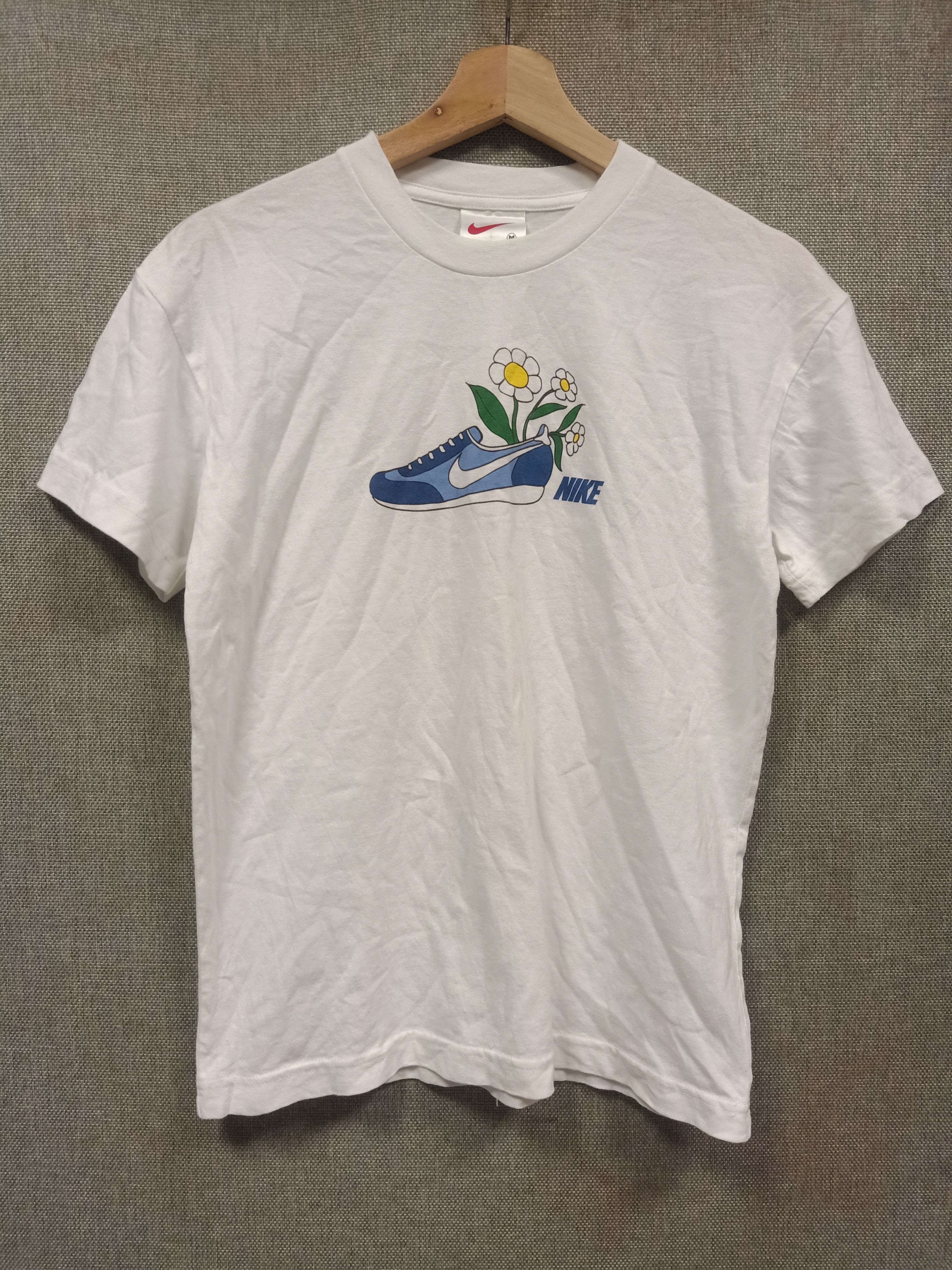 Nike Vintage t shirt nike swoosh very rare Size US S / EU 44-46 / 1 - 1 Thumbnail