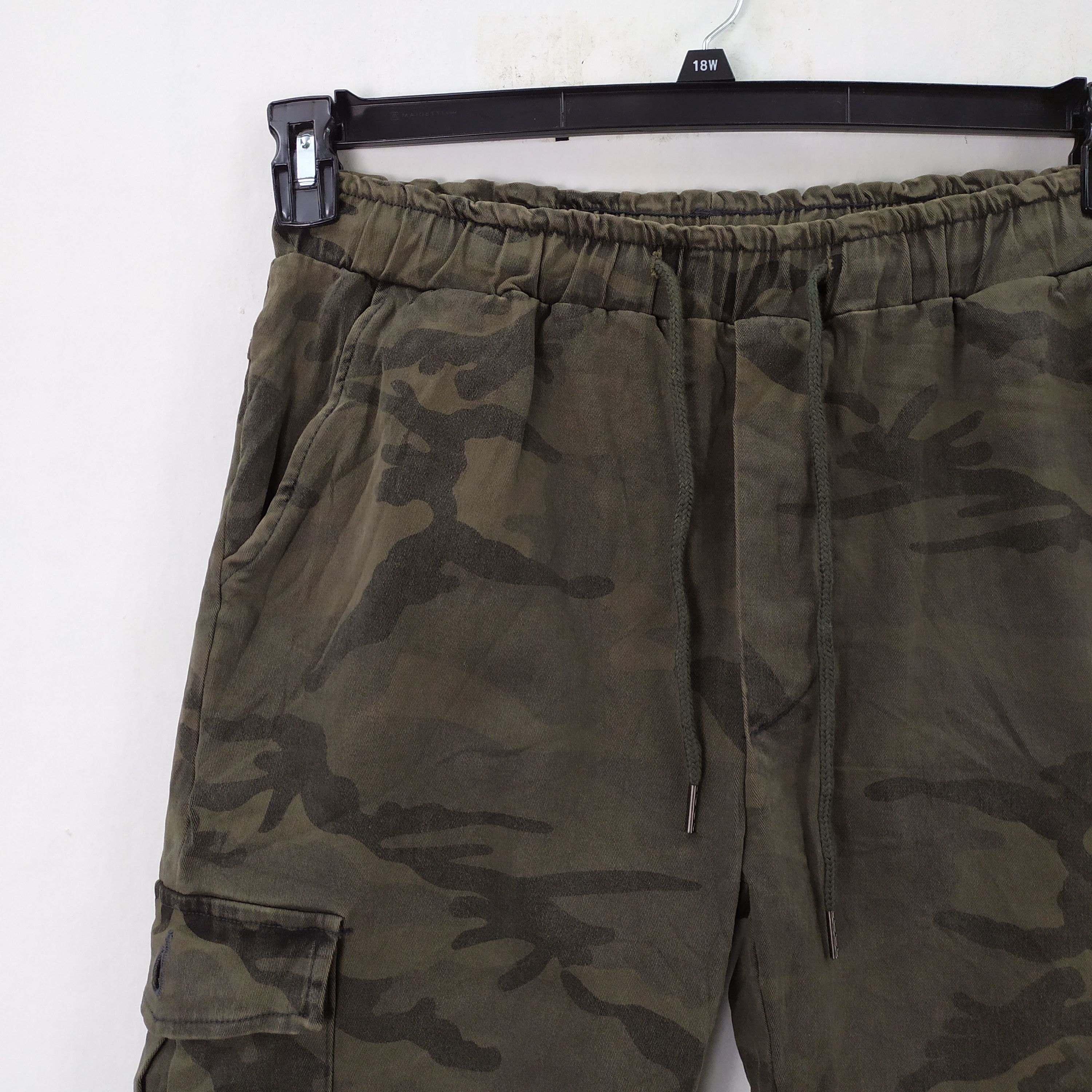 Japanese Brand DONE SPRING WAIST CAMO CARGO PANTS Size US 28 / EU 44 - 4 Thumbnail