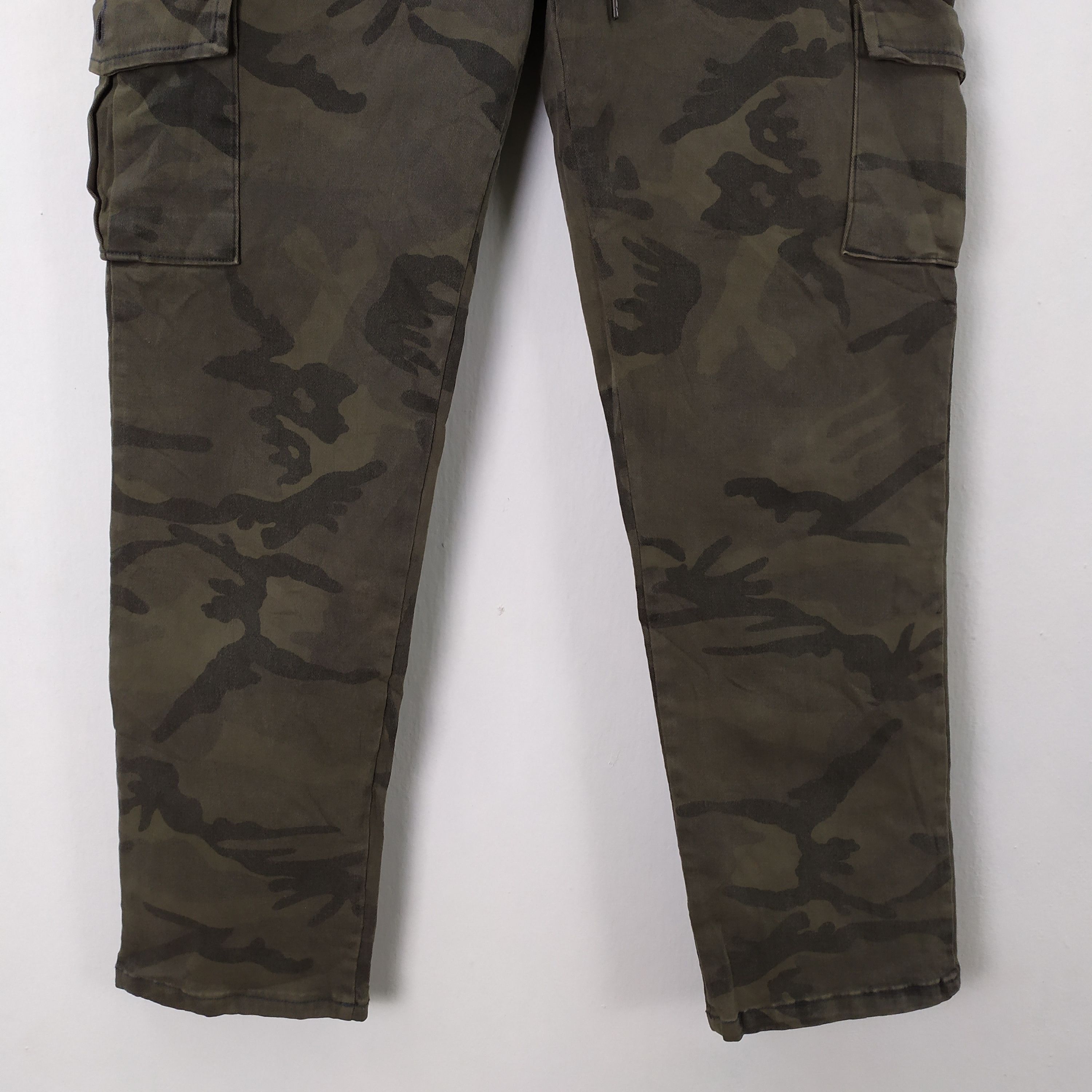 Japanese Brand DONE SPRING WAIST CAMO CARGO PANTS Size US 28 / EU 44 - 6 Thumbnail