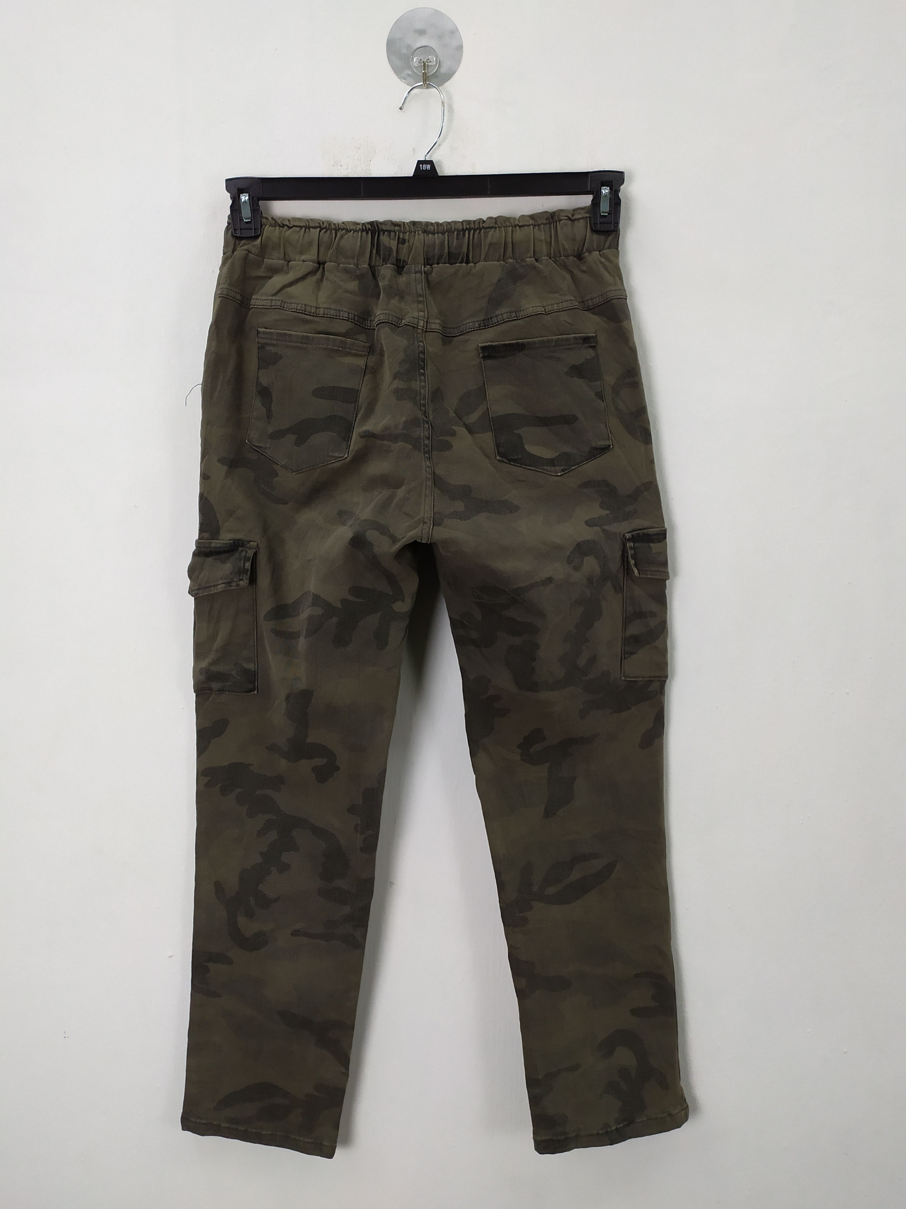 Japanese Brand DONE SPRING WAIST CAMO CARGO PANTS Size US 28 / EU 44 - 11 Thumbnail