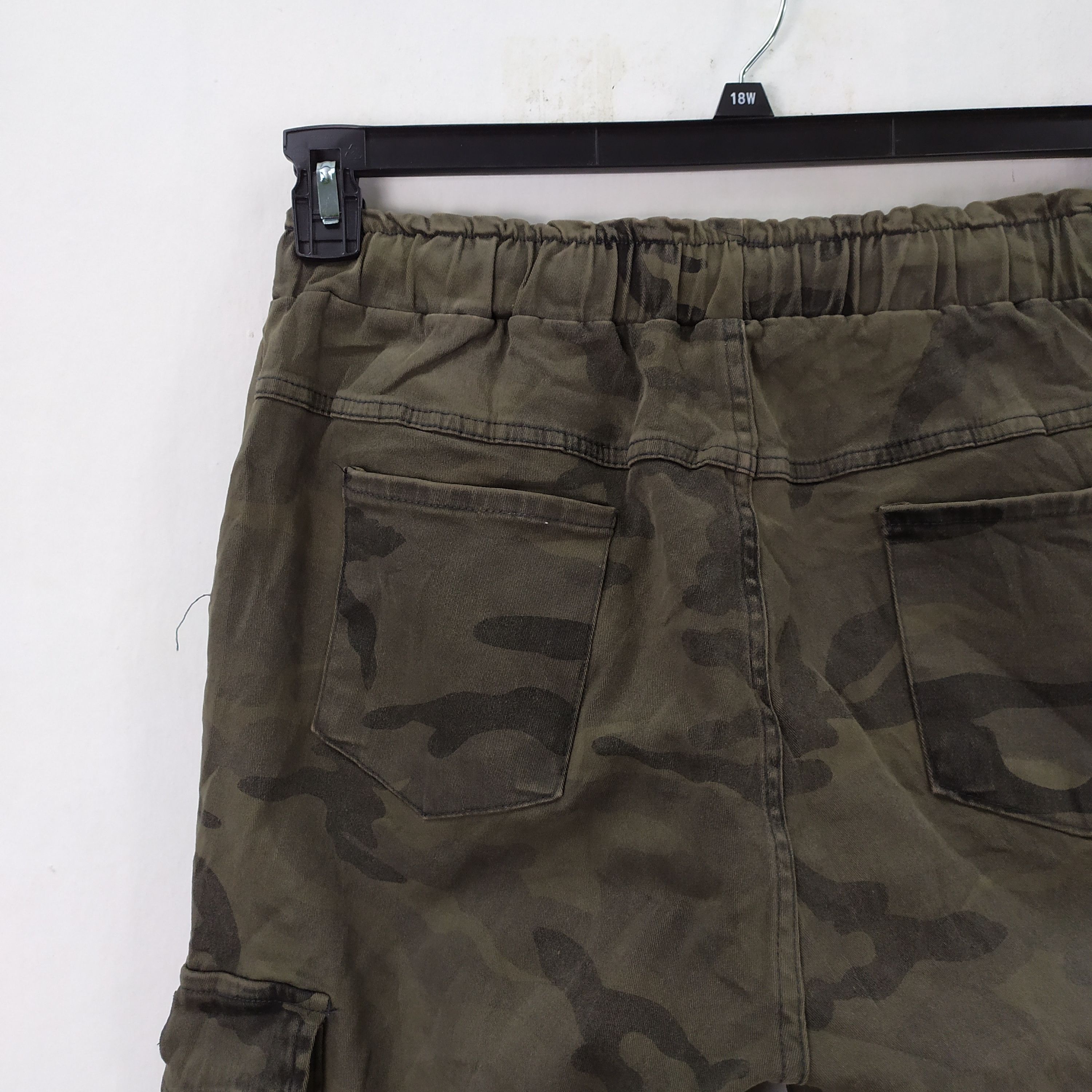 Japanese Brand DONE SPRING WAIST CAMO CARGO PANTS Size US 28 / EU 44 - 8 Thumbnail