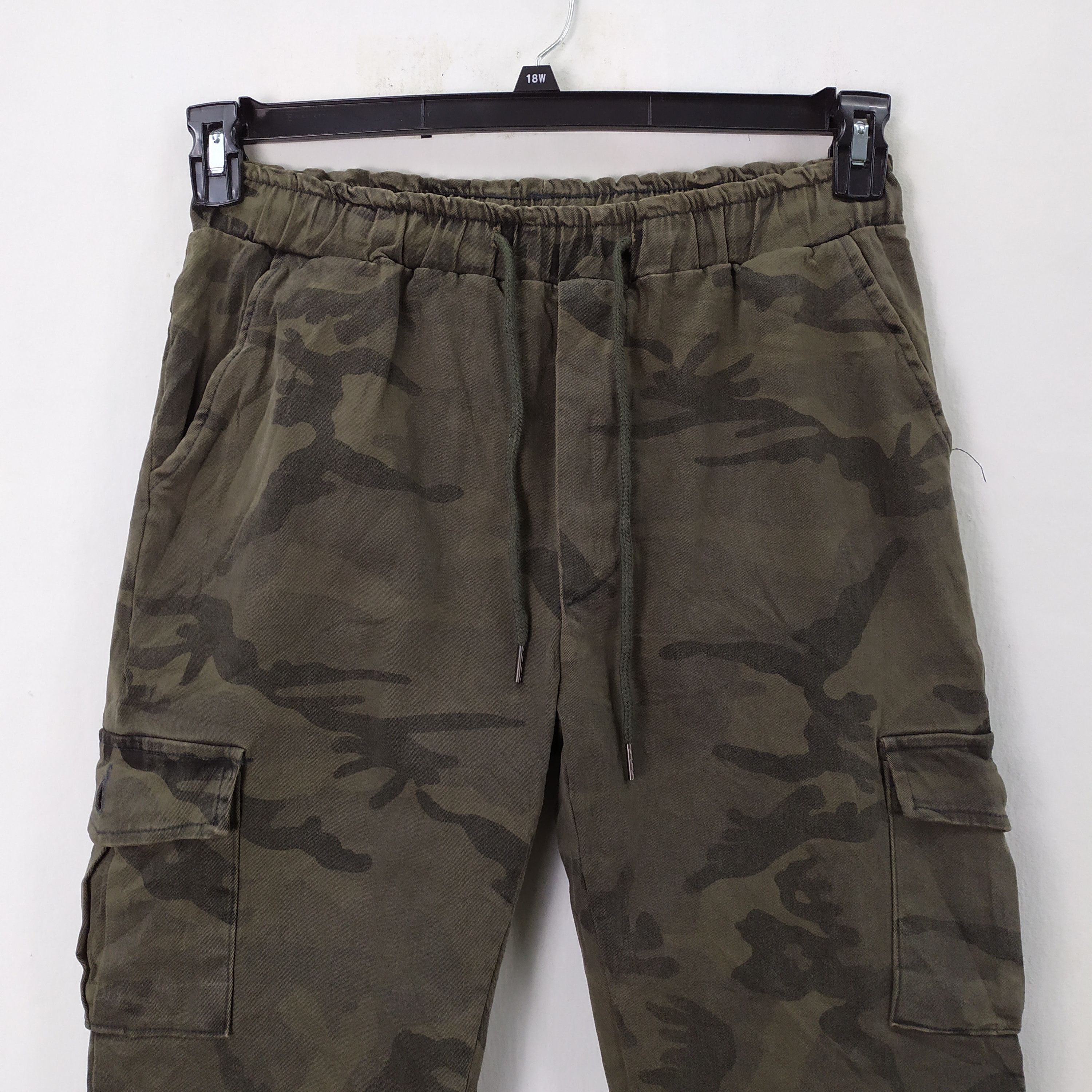 Japanese Brand DONE SPRING WAIST CAMO CARGO PANTS Size US 28 / EU 44 - 5 Thumbnail