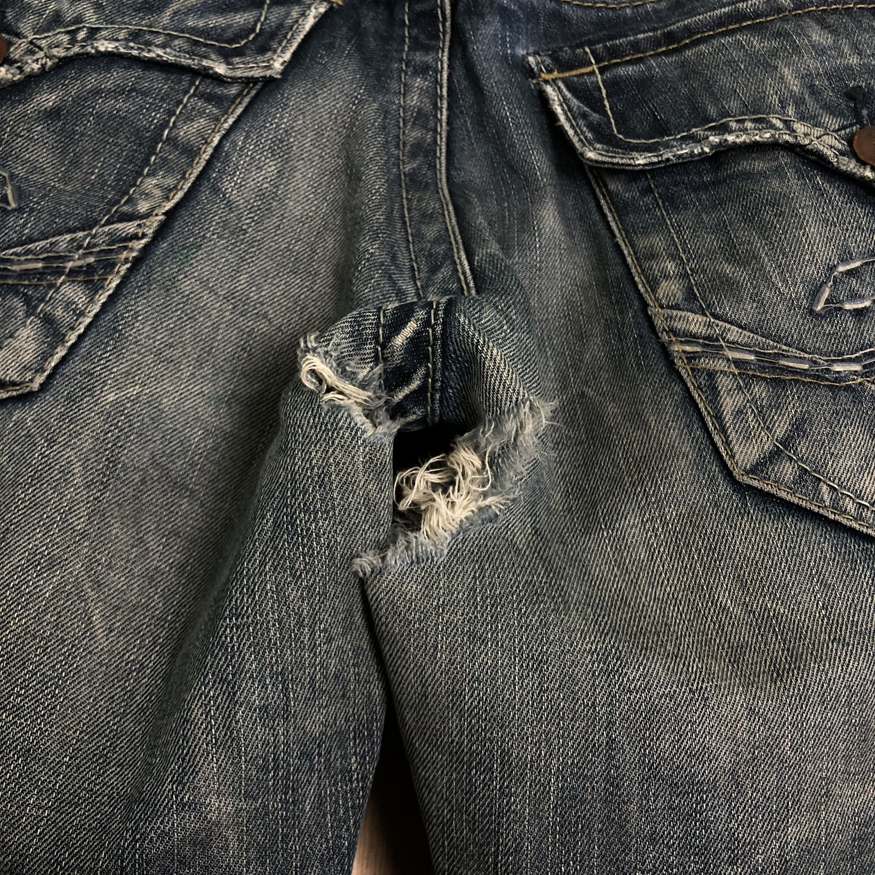 Silver Jeans Co. DLL Silver Jeans co blue distressed denim jeans #C004 Size US 31 - 10 Thumbnail