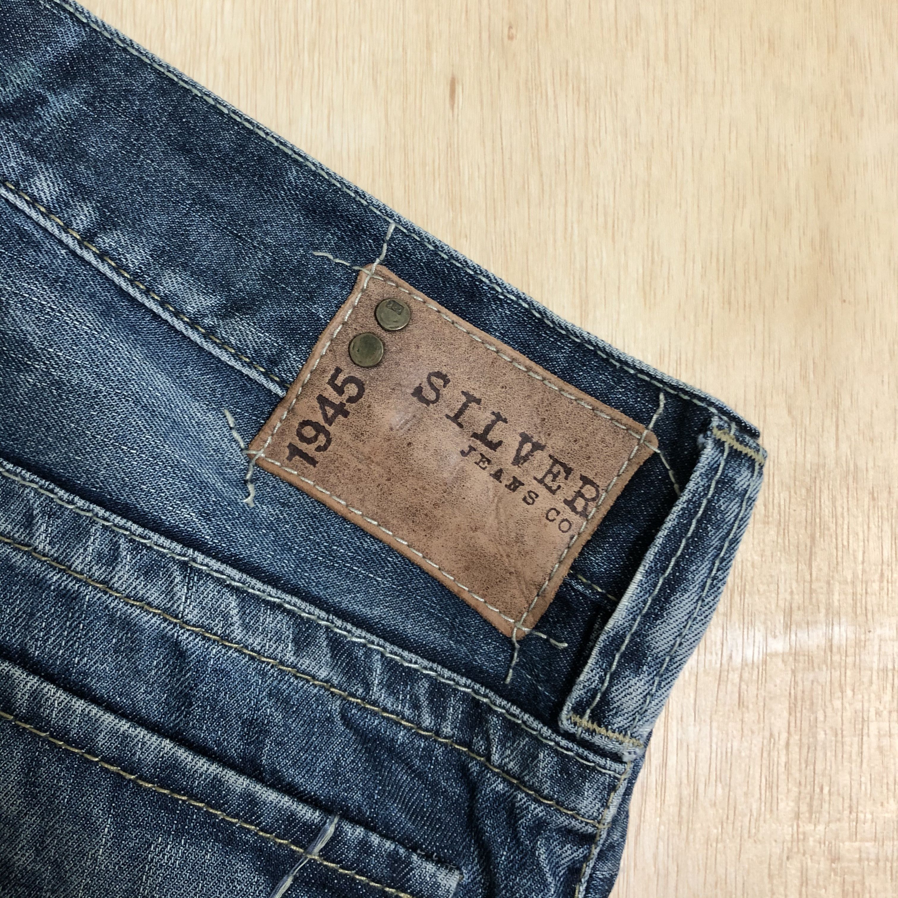 Silver Jeans Co. DLL Silver Jeans co blue distressed denim jeans #C004 Size US 31 - 12 Thumbnail