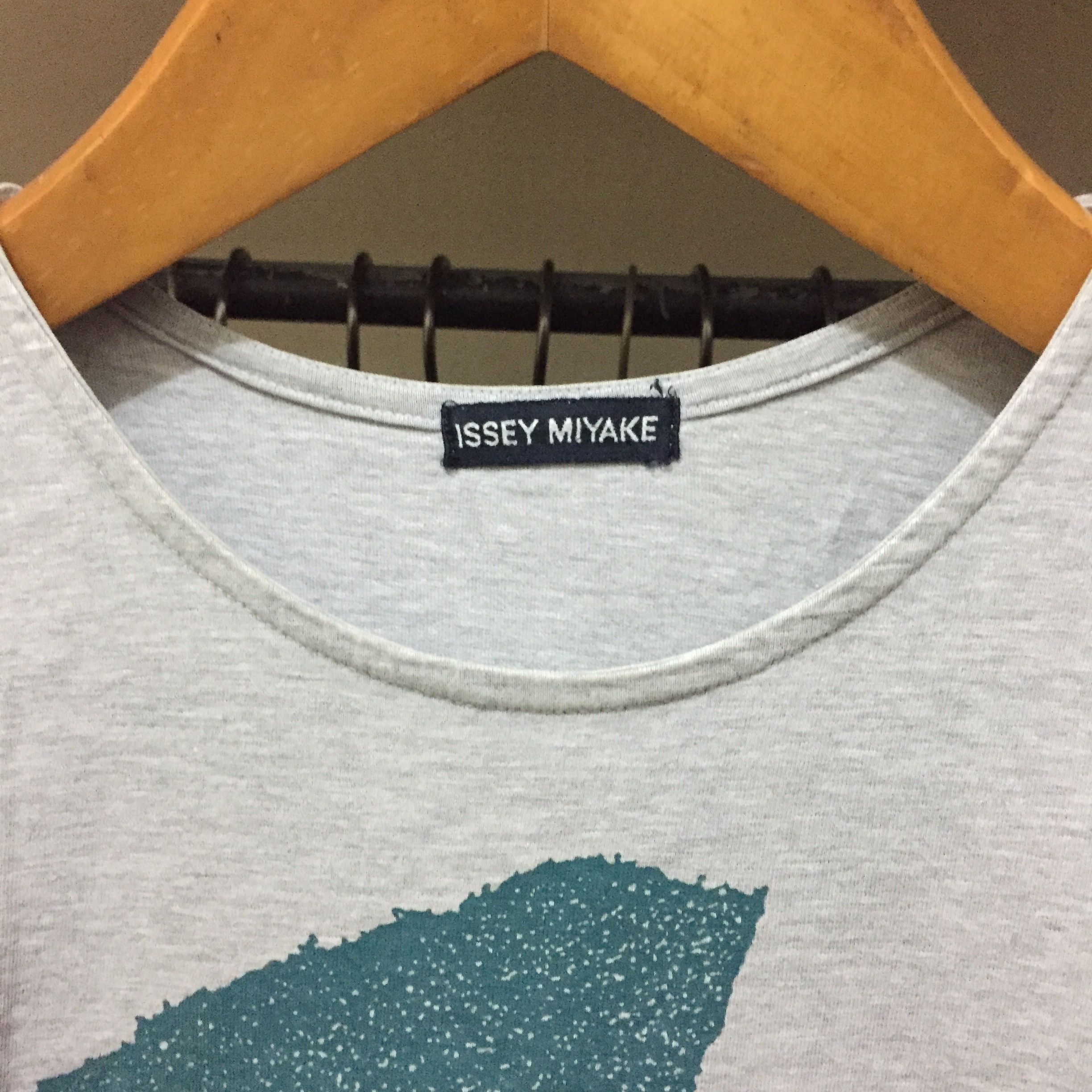 Issey Miyake × Vintage Vintage Issey Miyake T-Shirt Size US L / EU 52-54 / 3 - 7 Thumbnail