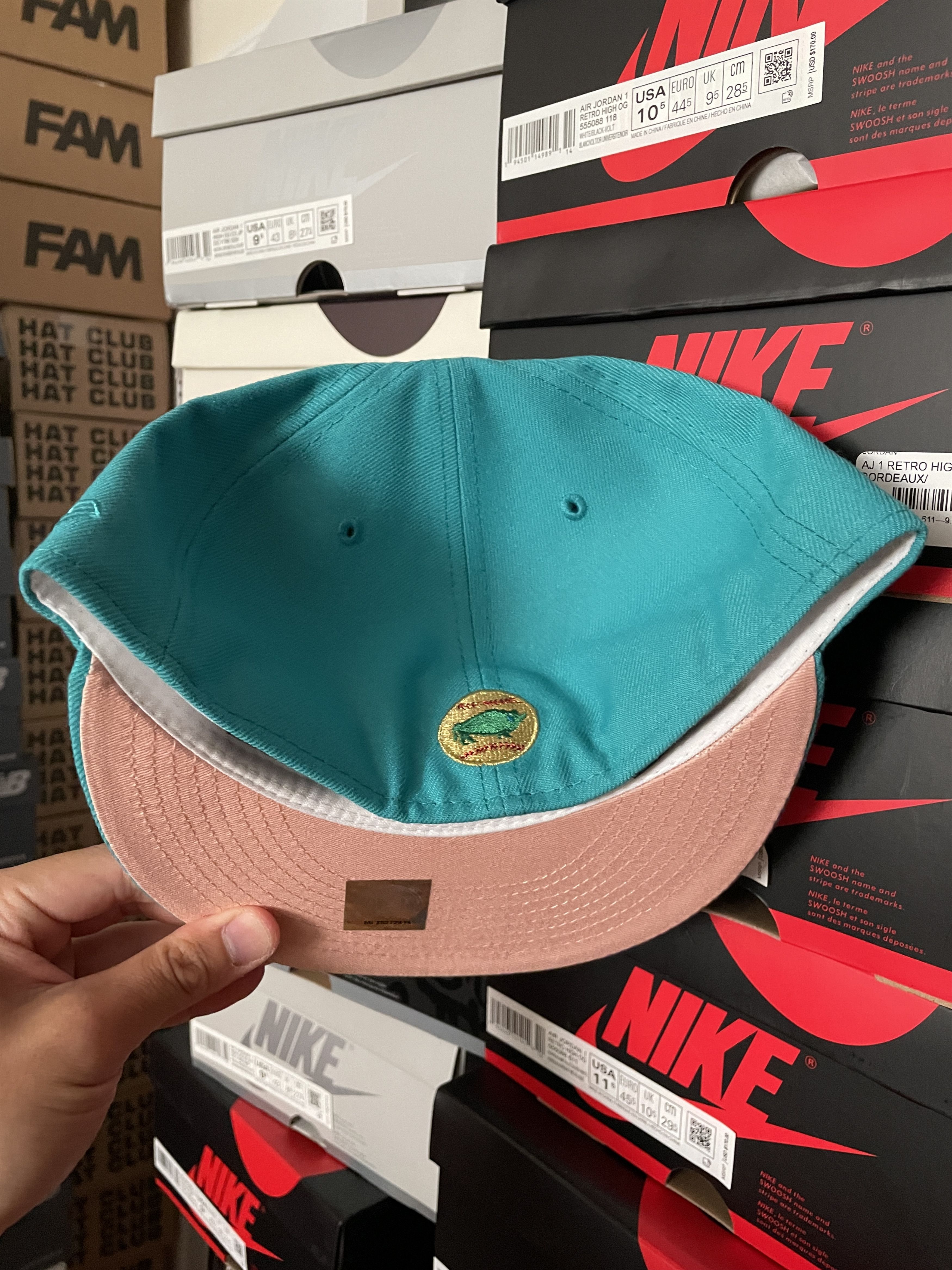 MLB × New Era 7 1/4 Myfitteds Lucky Charms Buffalo Bisons Blue Clusters Size ONE SIZE - 4 Thumbnail