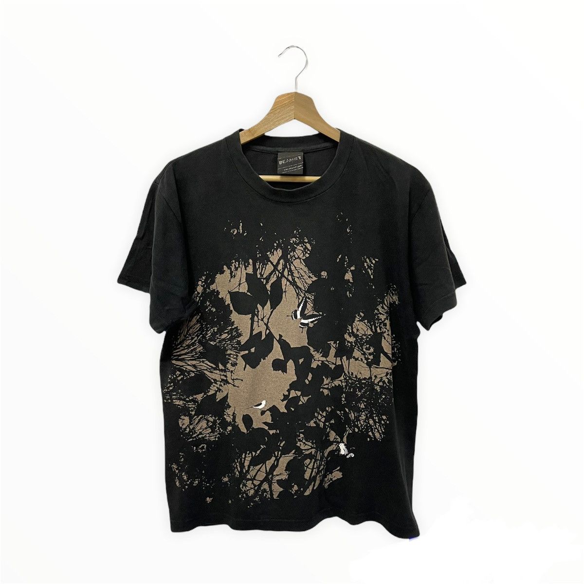 Japanese Brand × Vintage Japanese Brand Butterfly Painter Graphic Art Rare Design Size US M / EU 48-50 / 2 - 1 Thumbnail