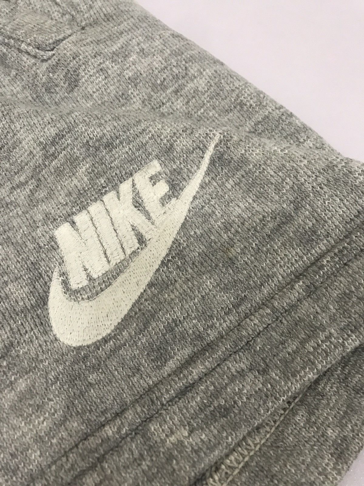 Nike Vintage Nike swoosh short pant embroidery logo Size US 28 / EU 44 - 4 Thumbnail