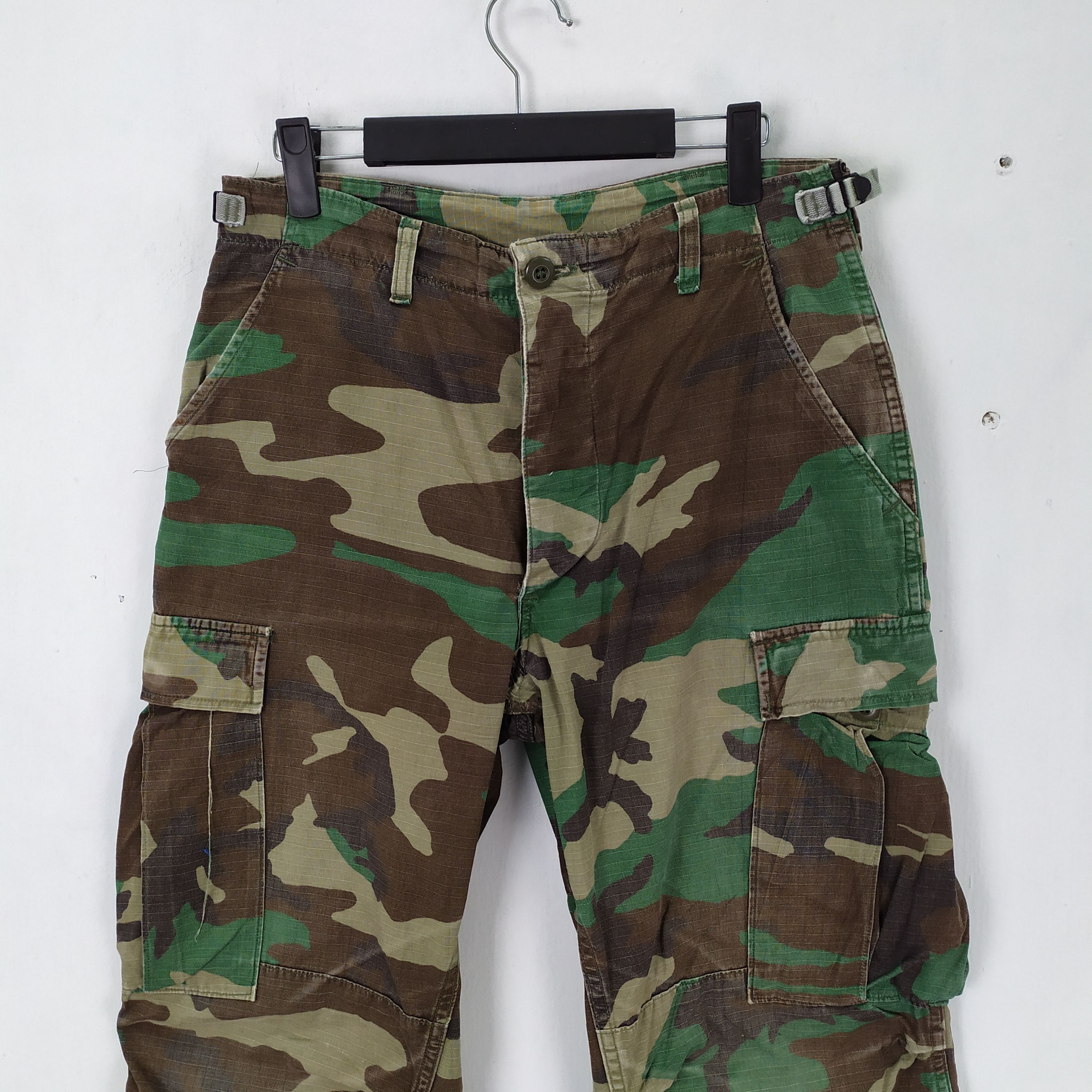 Vintage VINTAGE CAMO USA FADED CARGO PANTS DISTRESSED KNEE Size US 30 / EU 46 - 14 Thumbnail