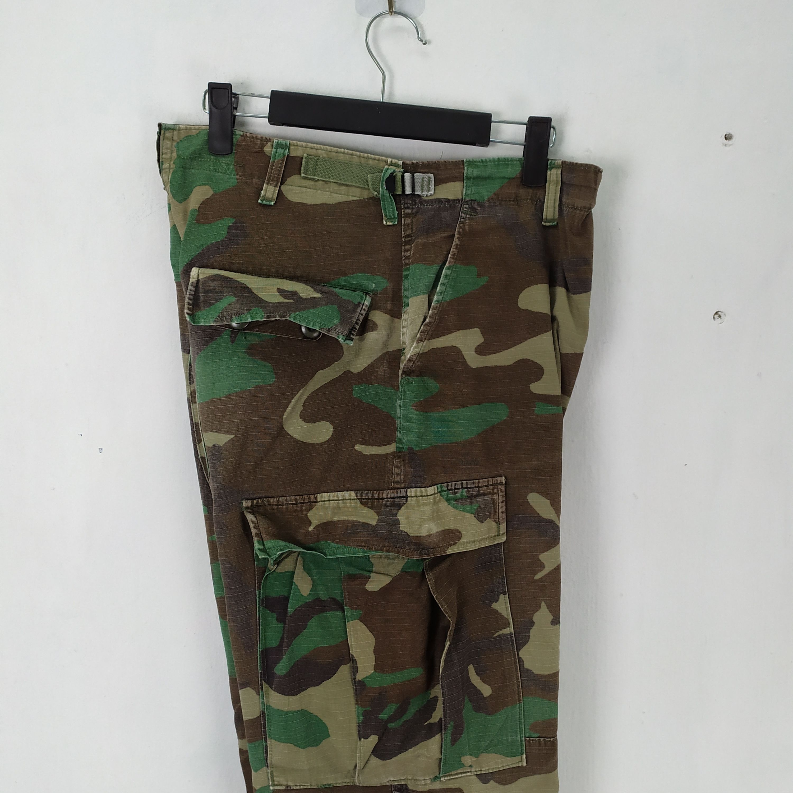 Vintage VINTAGE CAMO USA FADED CARGO PANTS DISTRESSED KNEE Size US 30 / EU 46 - 3 Thumbnail