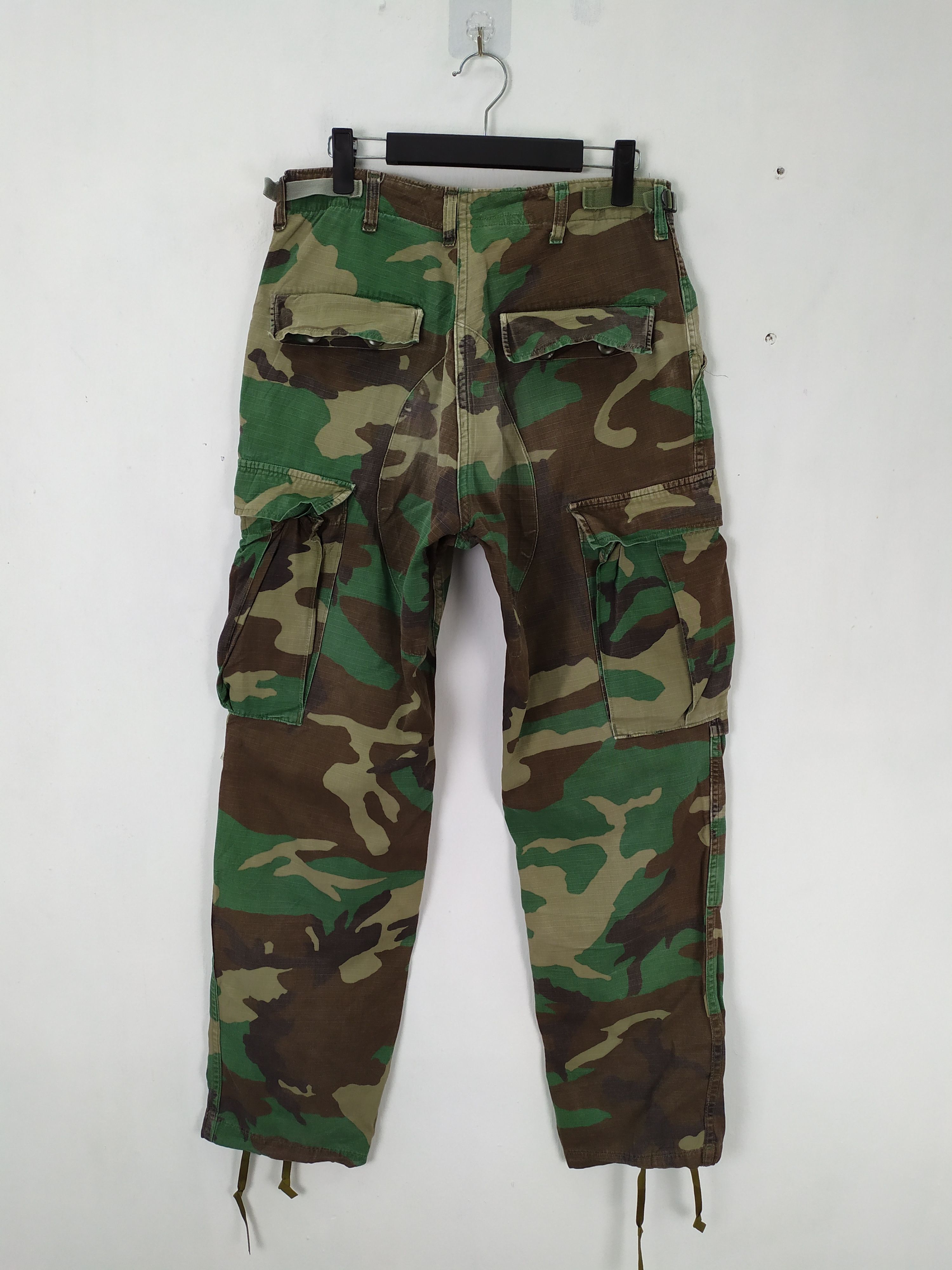 Vintage VINTAGE CAMO USA FADED CARGO PANTS DISTRESSED KNEE Size US 30 / EU 46 - 7 Thumbnail
