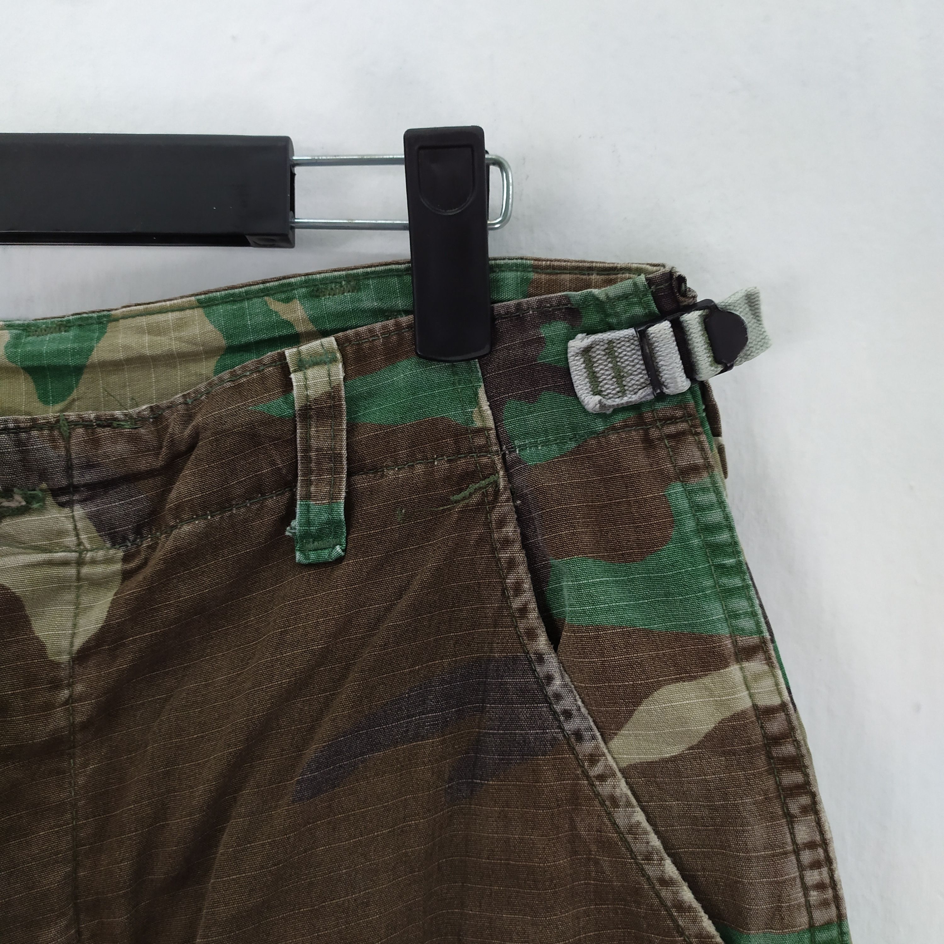 Vintage VINTAGE CAMO USA FADED CARGO PANTS DISTRESSED KNEE Size US 30 / EU 46 - 10 Thumbnail