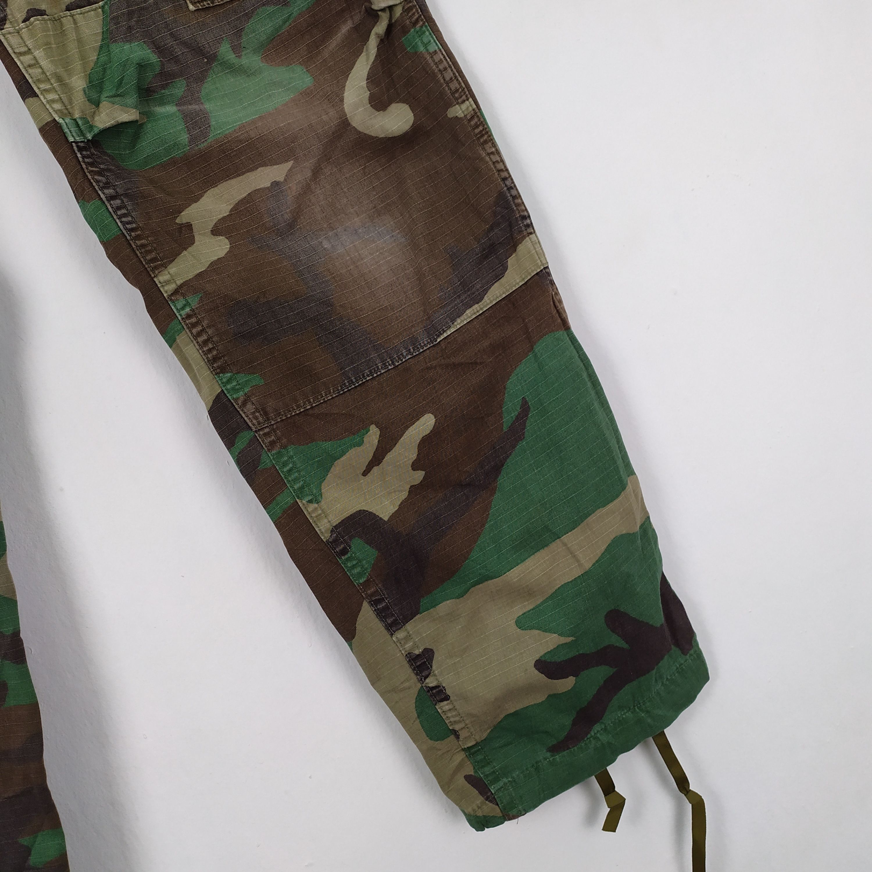 Vintage VINTAGE CAMO USA FADED CARGO PANTS DISTRESSED KNEE Size US 30 / EU 46 - 11 Thumbnail