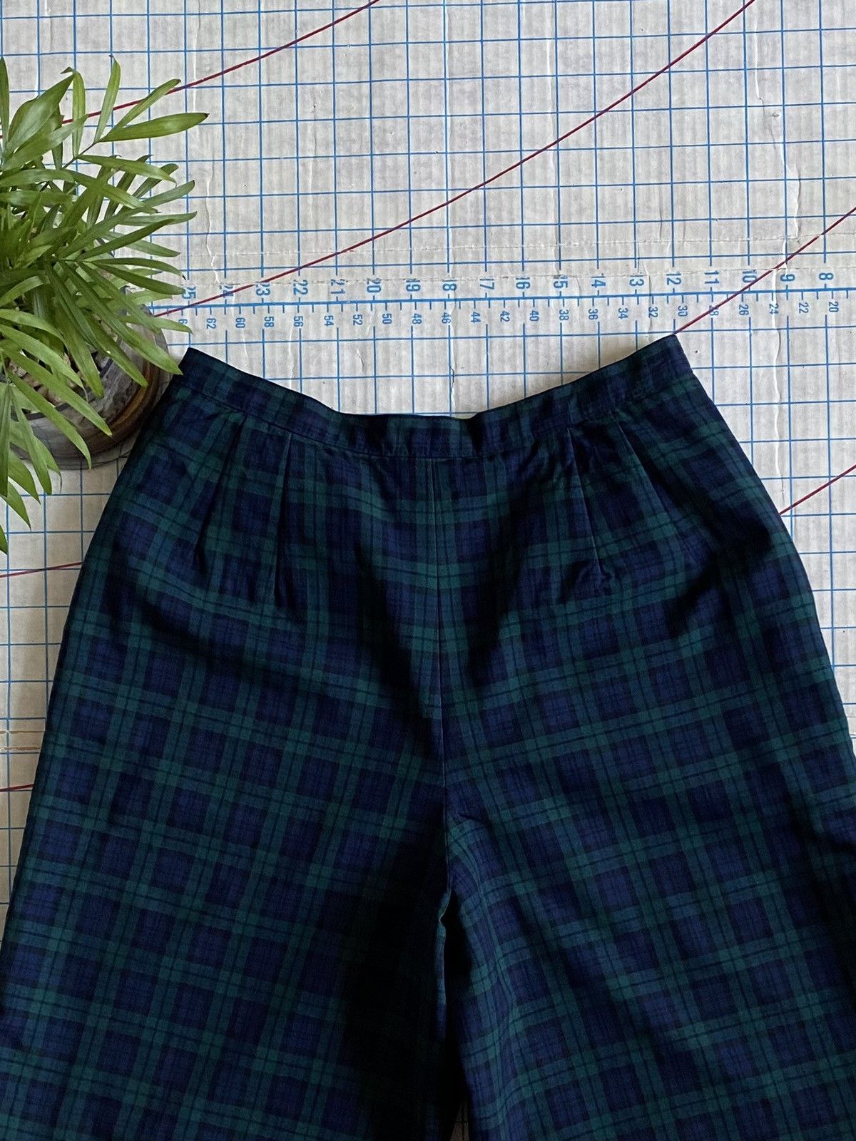 Pendleton × Vintage Vintage Pendleton Women’s Tartan Flannel Shorts fits Talon Size 28" / US 6 / IT 42 - 12 Thumbnail