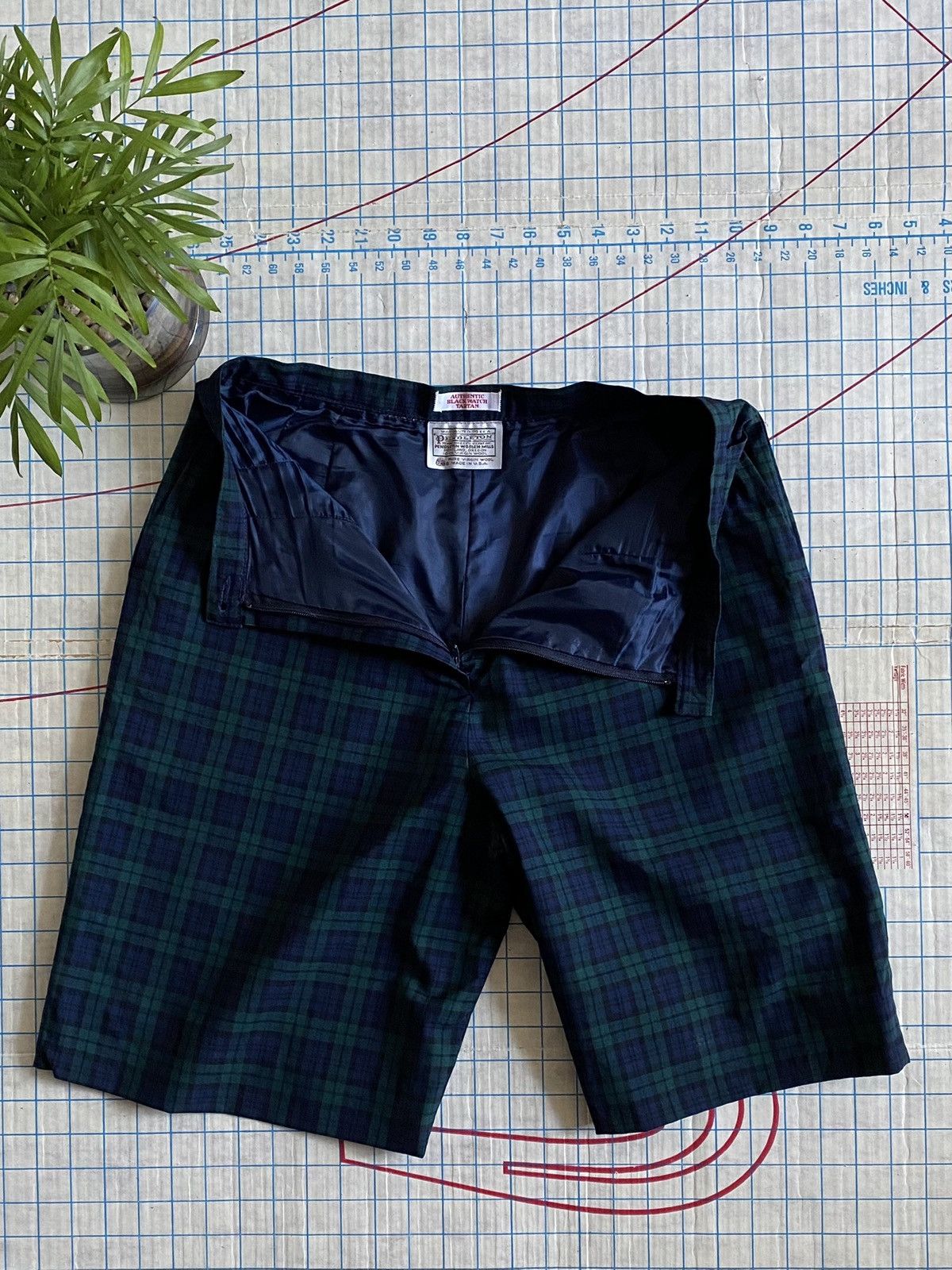 Pendleton × Vintage Vintage Pendleton Women’s Tartan Flannel Shorts fits Talon Size 28" / US 6 / IT 42 - 7 Thumbnail