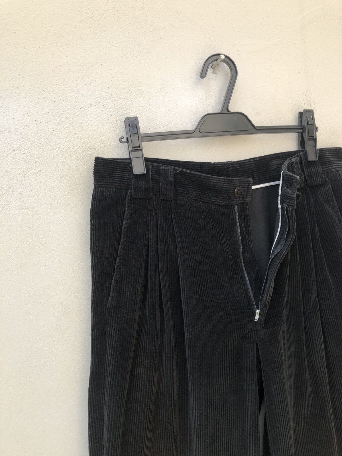 Versace Vintage Gianni Versace Couture Italy Black Corduroy Trouser Size US 34 / EU 50 - 4 Thumbnail