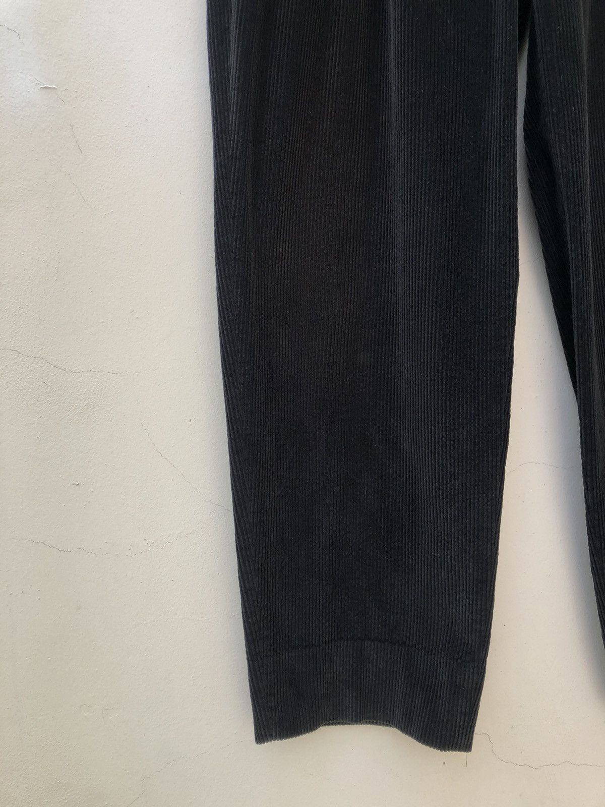 Versace Vintage Gianni Versace Couture Italy Black Corduroy Trouser Size US 34 / EU 50 - 6 Thumbnail