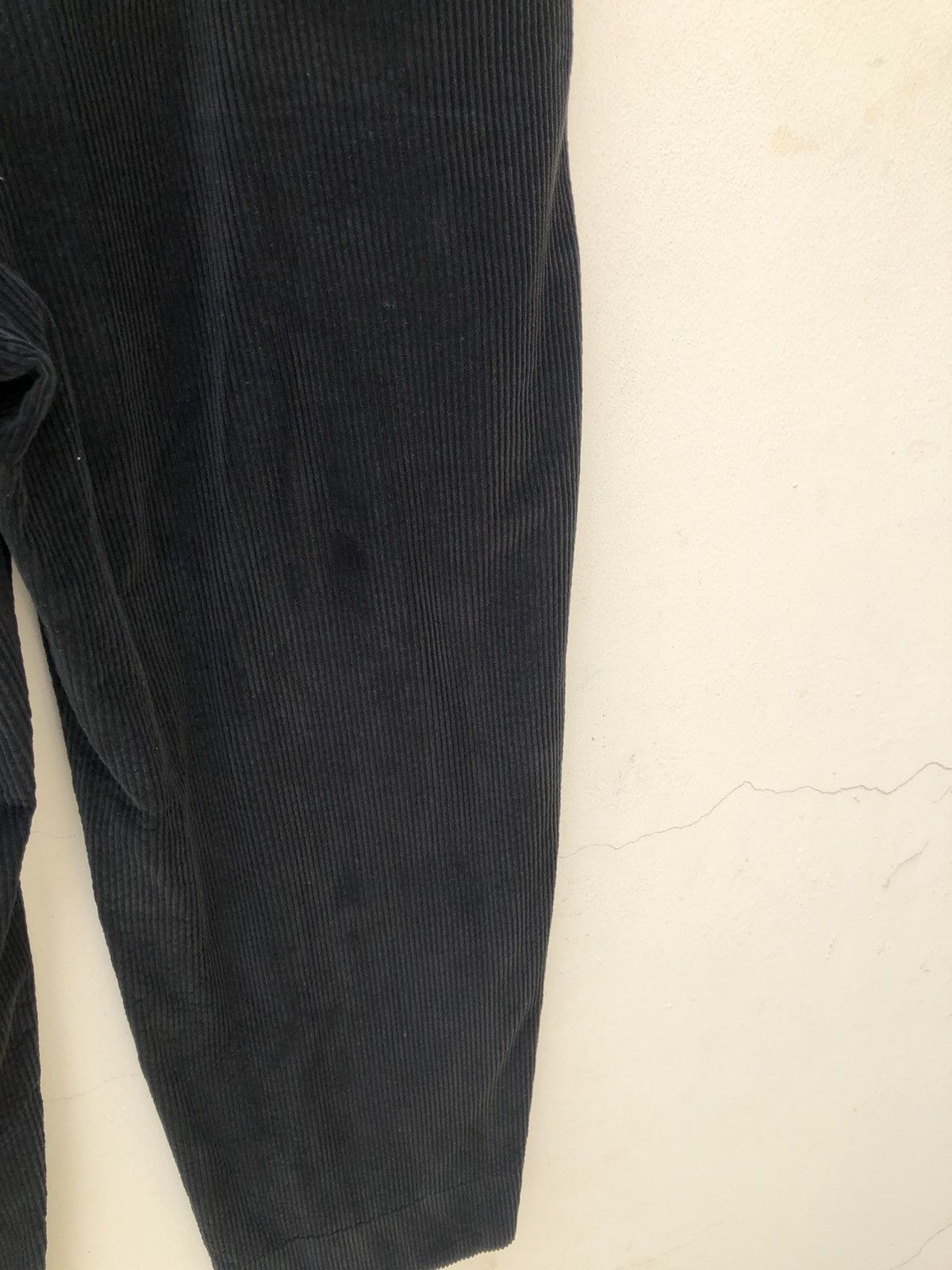 Versace Vintage Gianni Versace Couture Italy Black Corduroy Trouser Size US 34 / EU 50 - 13 Thumbnail