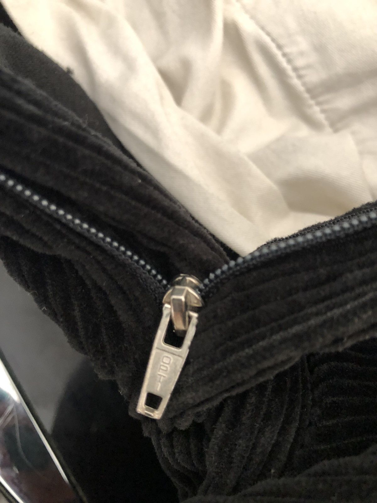 Versace Vintage Gianni Versace Couture Italy Black Corduroy Trouser Size US 34 / EU 50 - 15 Thumbnail