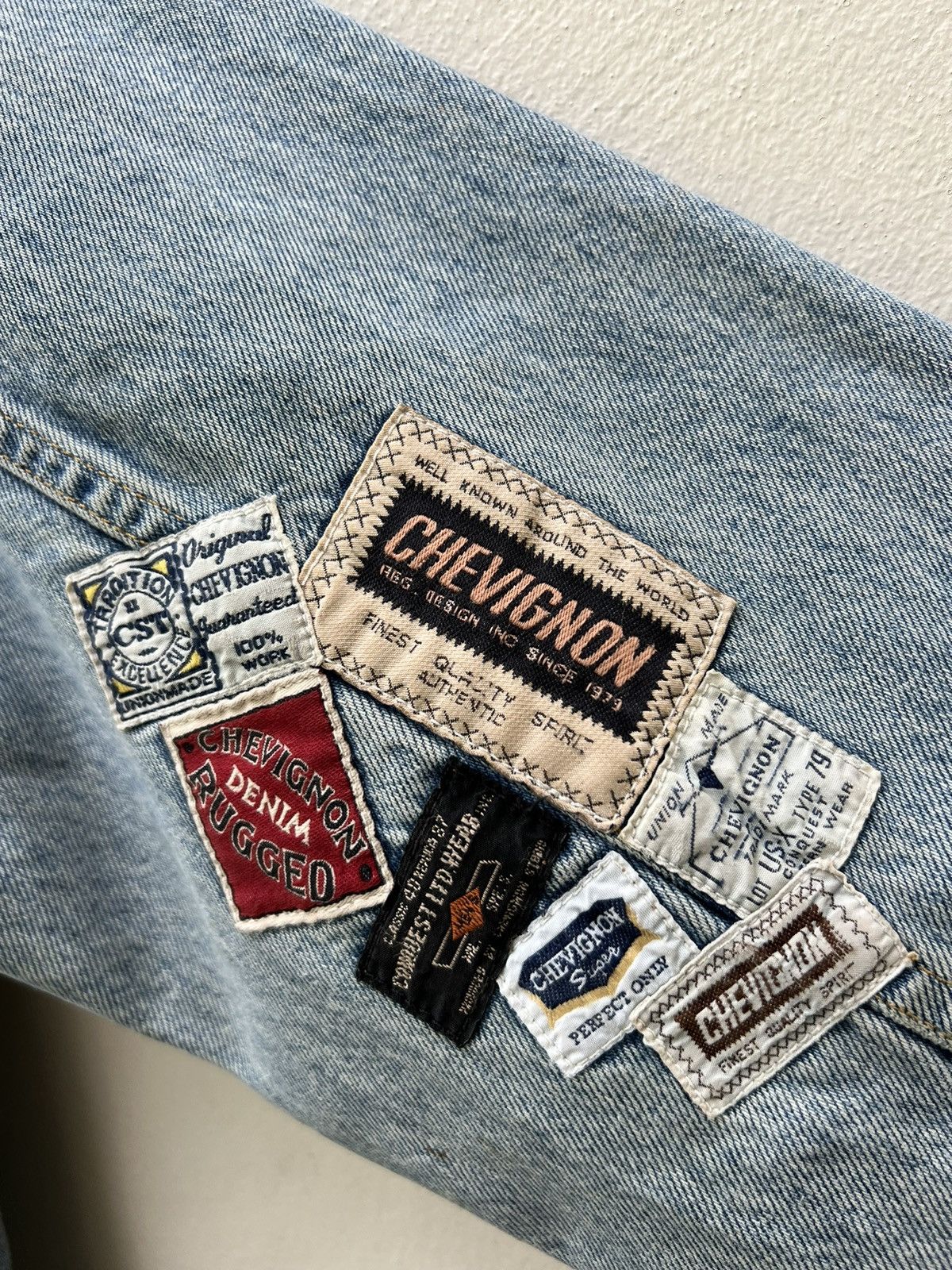 Chevignon Vintage Chevignon Paris All Over Patches Denim Trucker Size US XL / EU 56 / 4 - 18 Thumbnail