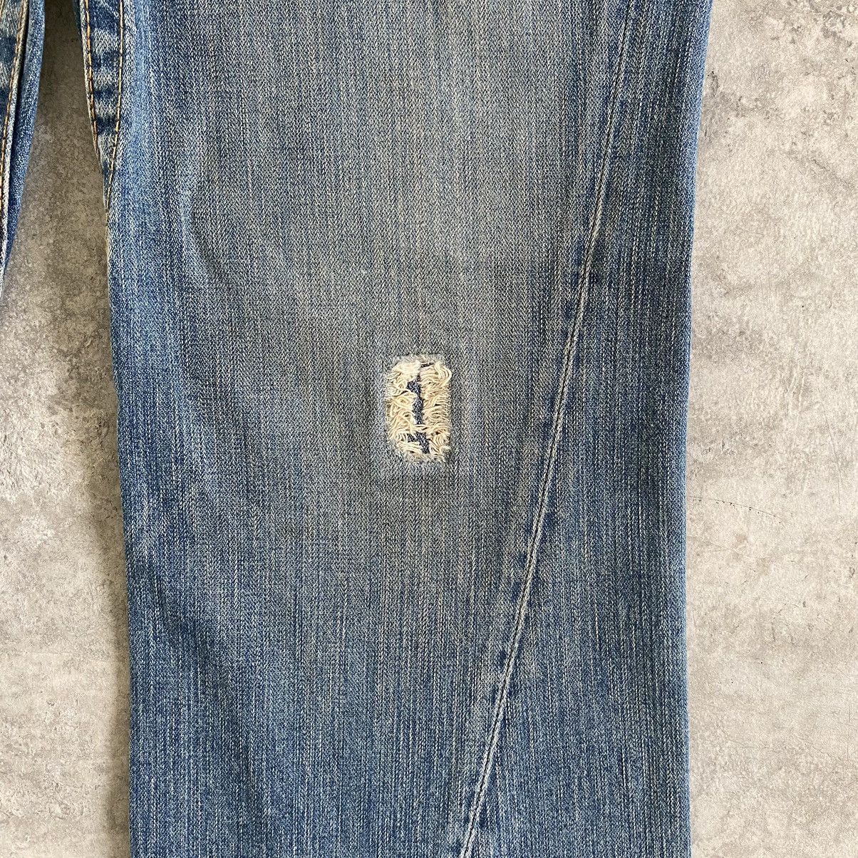 Vintage True Religion Spiral Cut Ripped Flared Denin Jeans