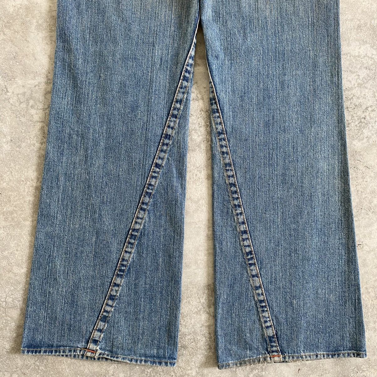 Vintage True Religion Spiral Cut Ripped Flared Denin Jeans