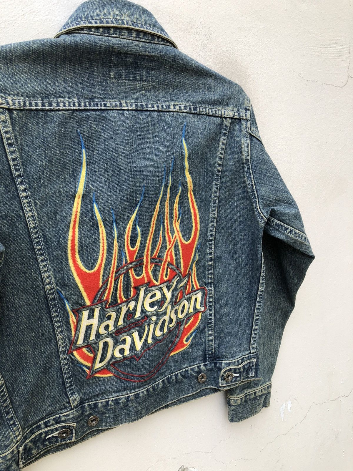 Harley Davidson × Vintage Vintage Harley Davidson Flames Denim Trucker Jacket Size US M / EU 48-50 / 2 - 4 Thumbnail