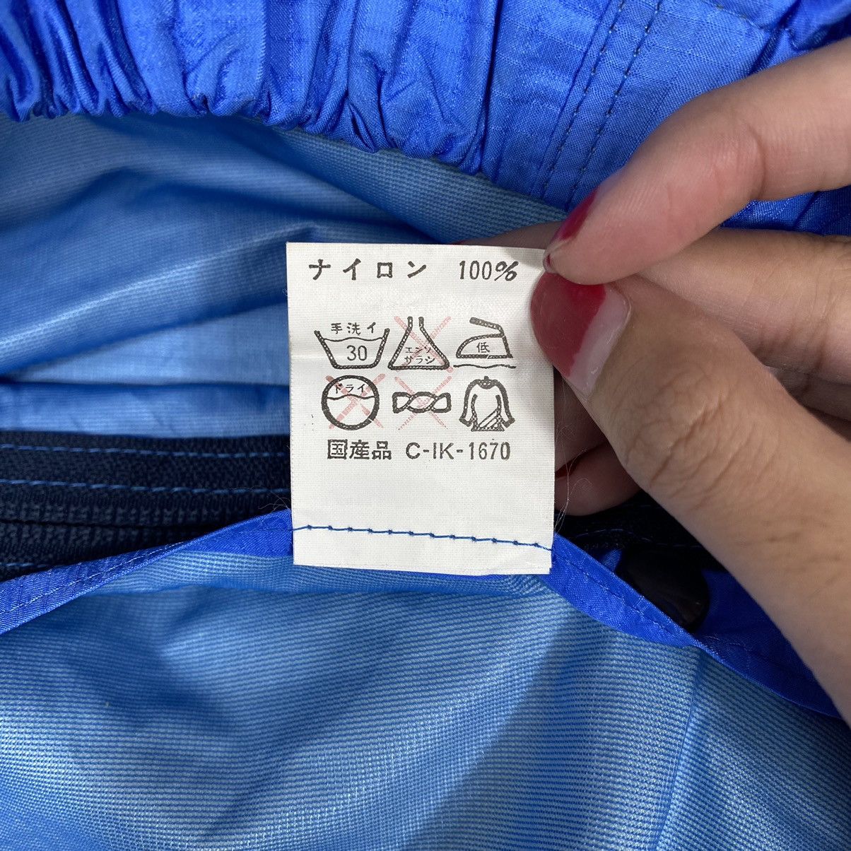 Vintage Vintage GORE-TEX Button Up Blue Rain Wear Jacket Size US XL / EU 56 / 4 - 6 Thumbnail
