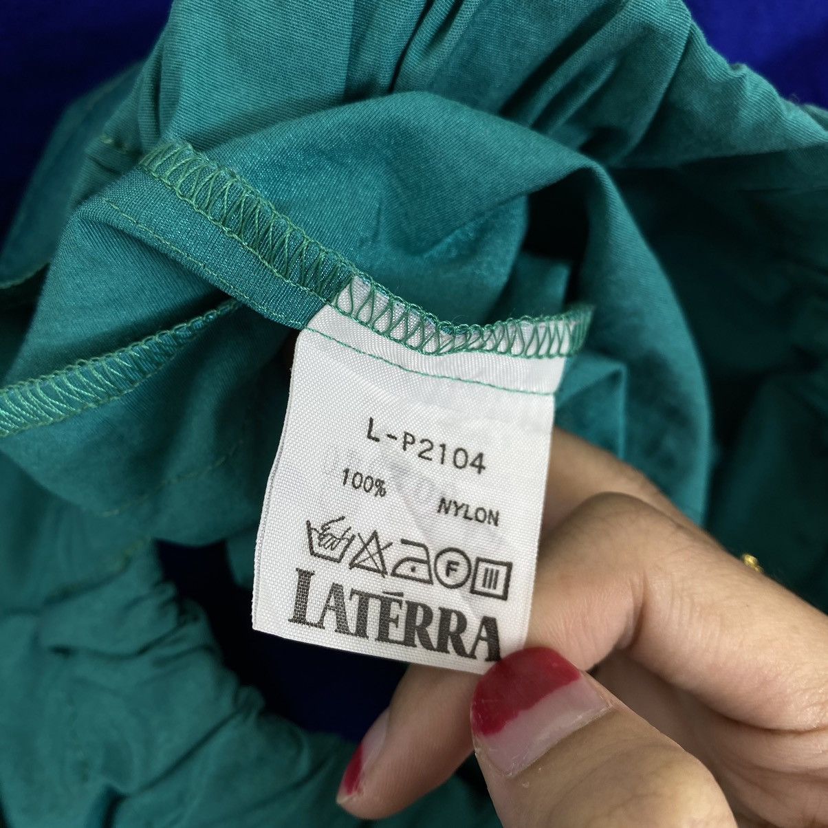 Vintage Vintage LATERRA Japanese Brand Embroid Logo Hooded Jacket Size US L / EU 52-54 / 3 - 6 Thumbnail