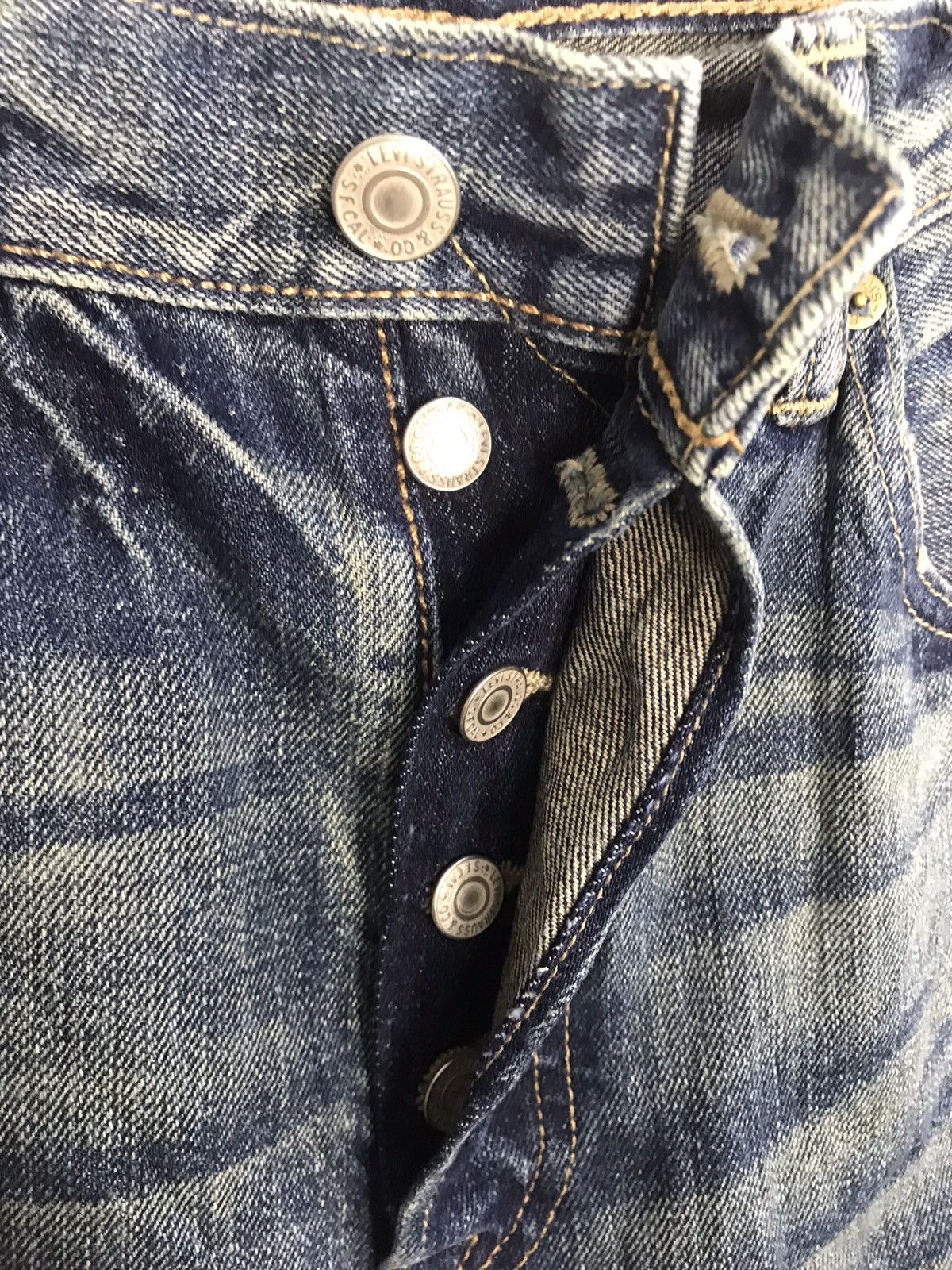 Levi's Distressed Levi's Strauss 501 Button Fly Jeans Fits Size 31 Size US 31 - 4 Thumbnail