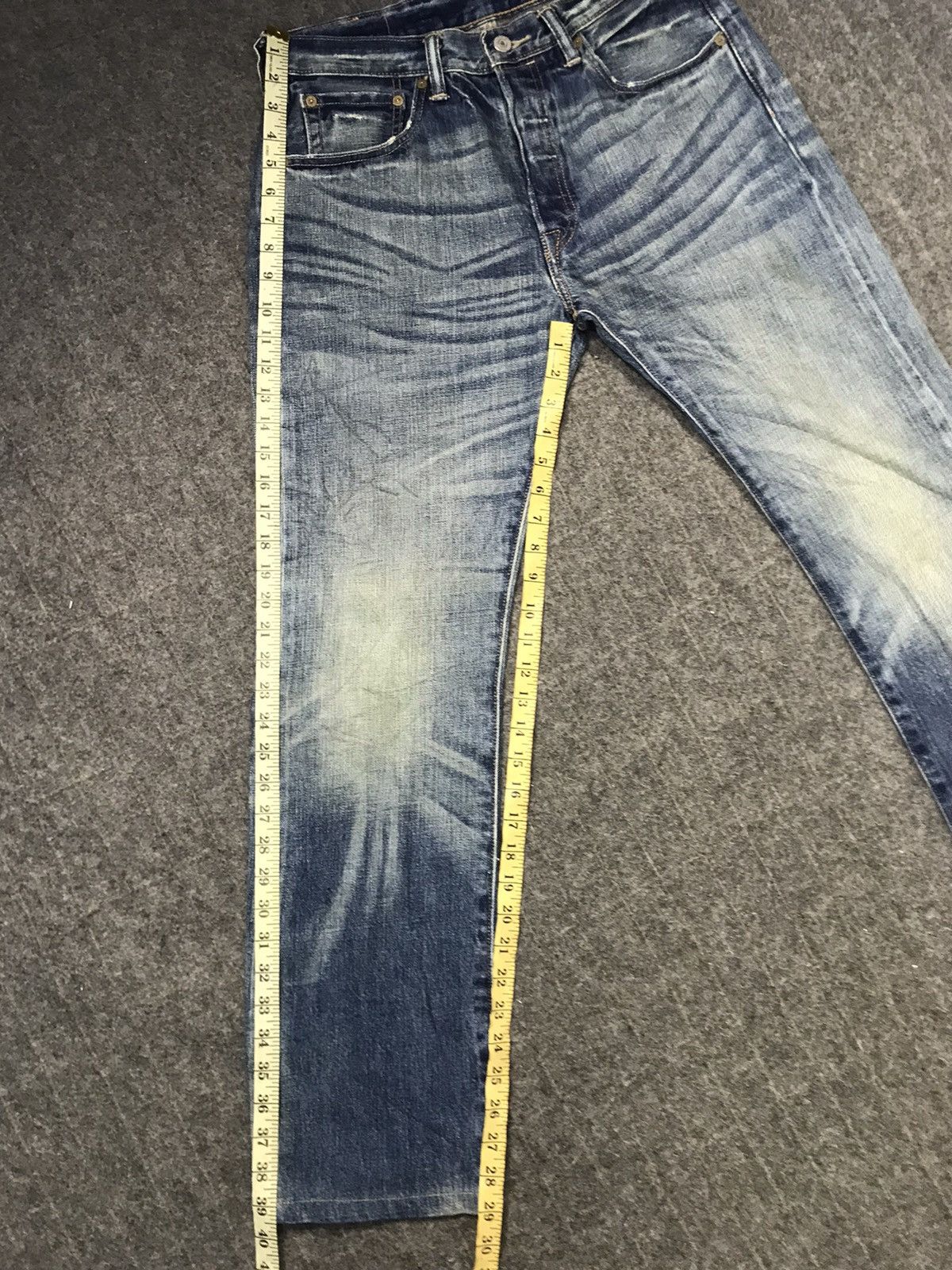 Levi's Distressed Levi's Strauss 501 Button Fly Jeans Fits Size 31 Size US 31 - 13 Thumbnail