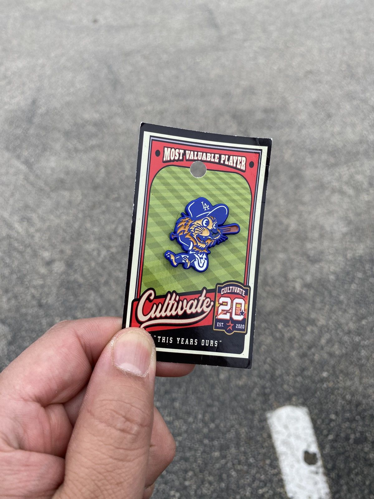 MyFitteds × New Era × Topperz Los Angeles Dodgers Swinging Bailey Fitted Hat pin Size ONE SIZE - 1 Preview