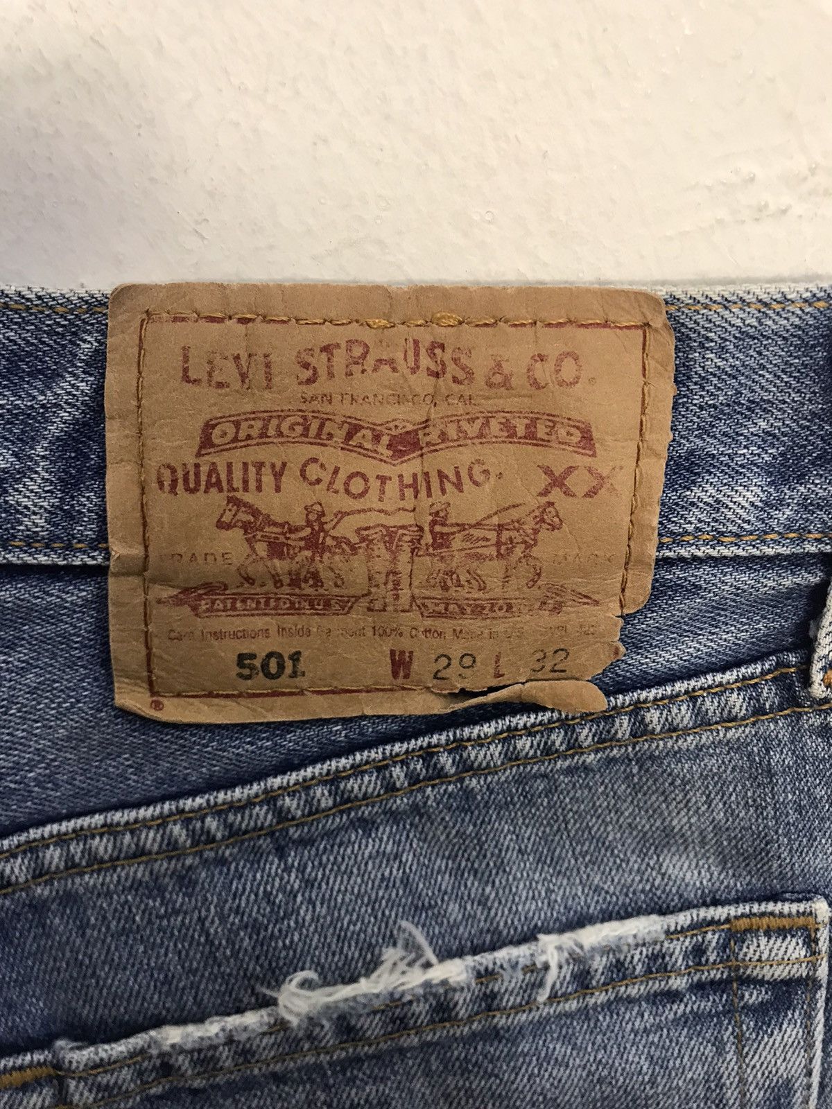 Distressed Faded Levi's Strauss 501 Button Fly Jeans Size 27