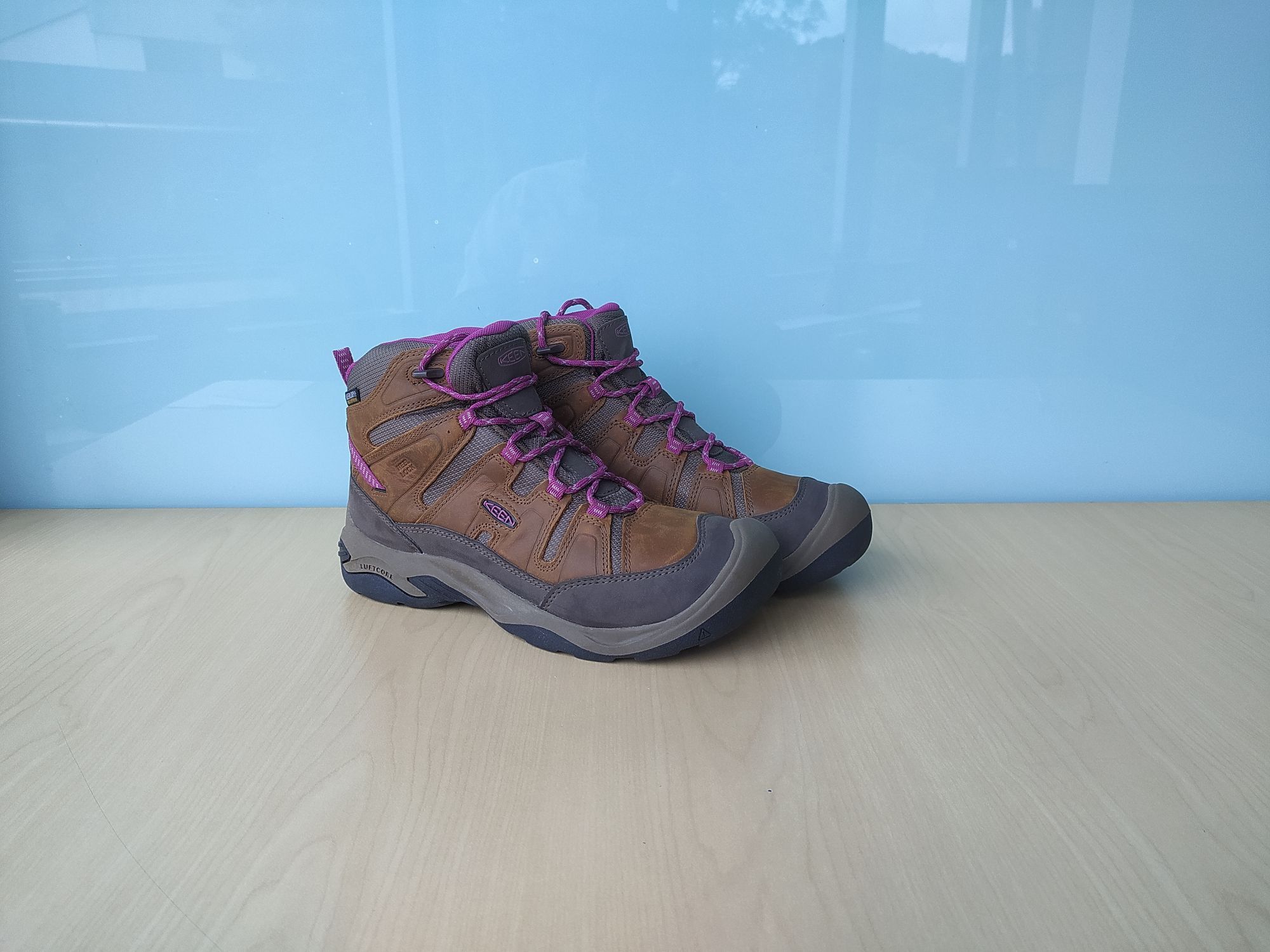 KEEN 1026765 Women's Waterproof Hiking Boots