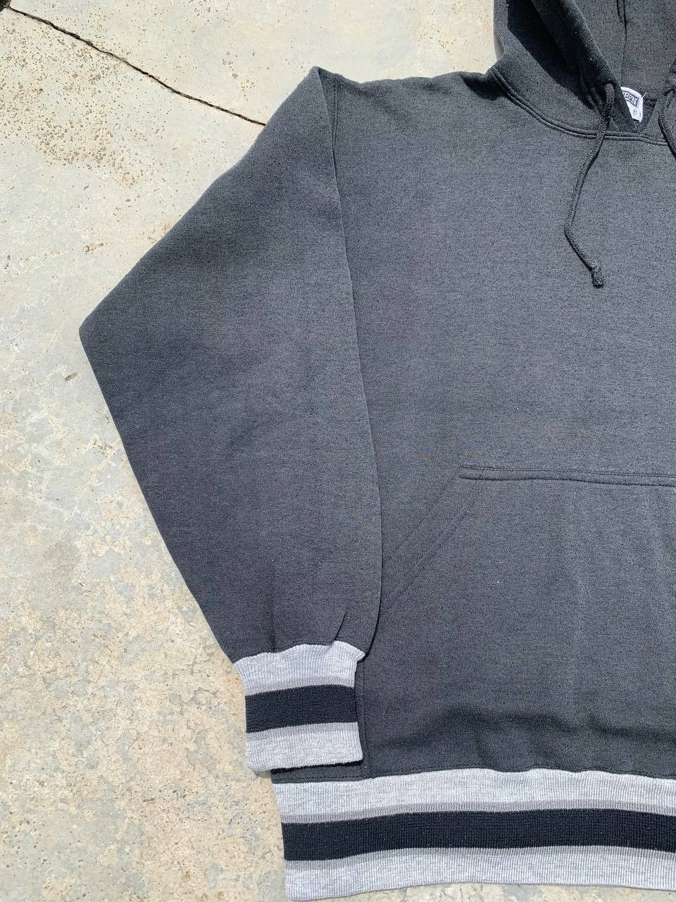Vintage Queen Hunter Blank Sun Faded Black Vintage Hoodie Size US S / EU 44-46 / 1 - 4 Thumbnail