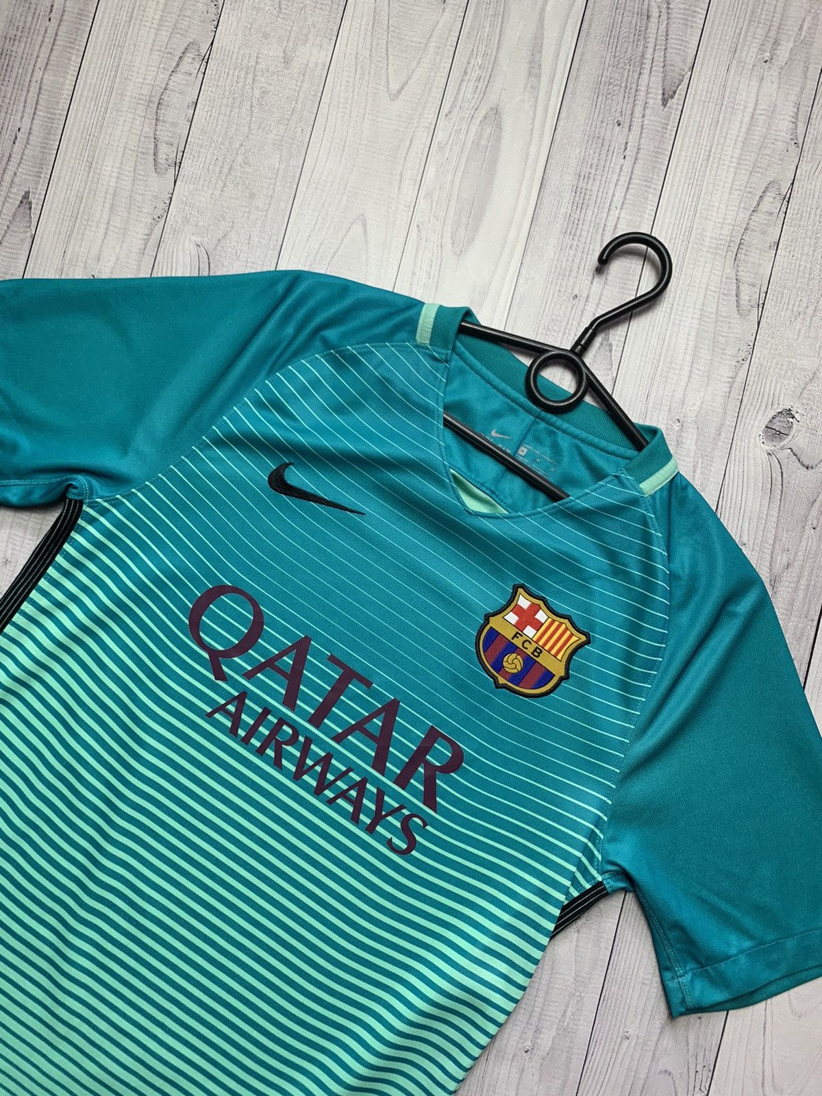 Nike Barcelona Soccer jersey Nike size M away rare Size US M / EU 48-50 / 2 - 2 Thumbnail