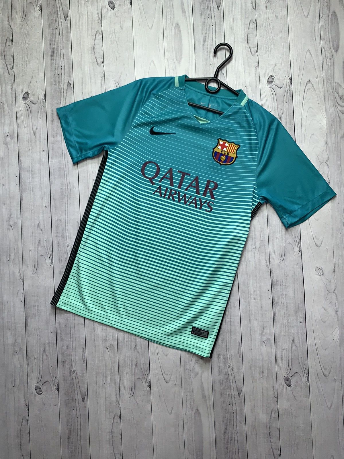 Nike Barcelona Soccer jersey Nike size M away rare Size US M / EU 48-50 / 2 - 1 Thumbnail