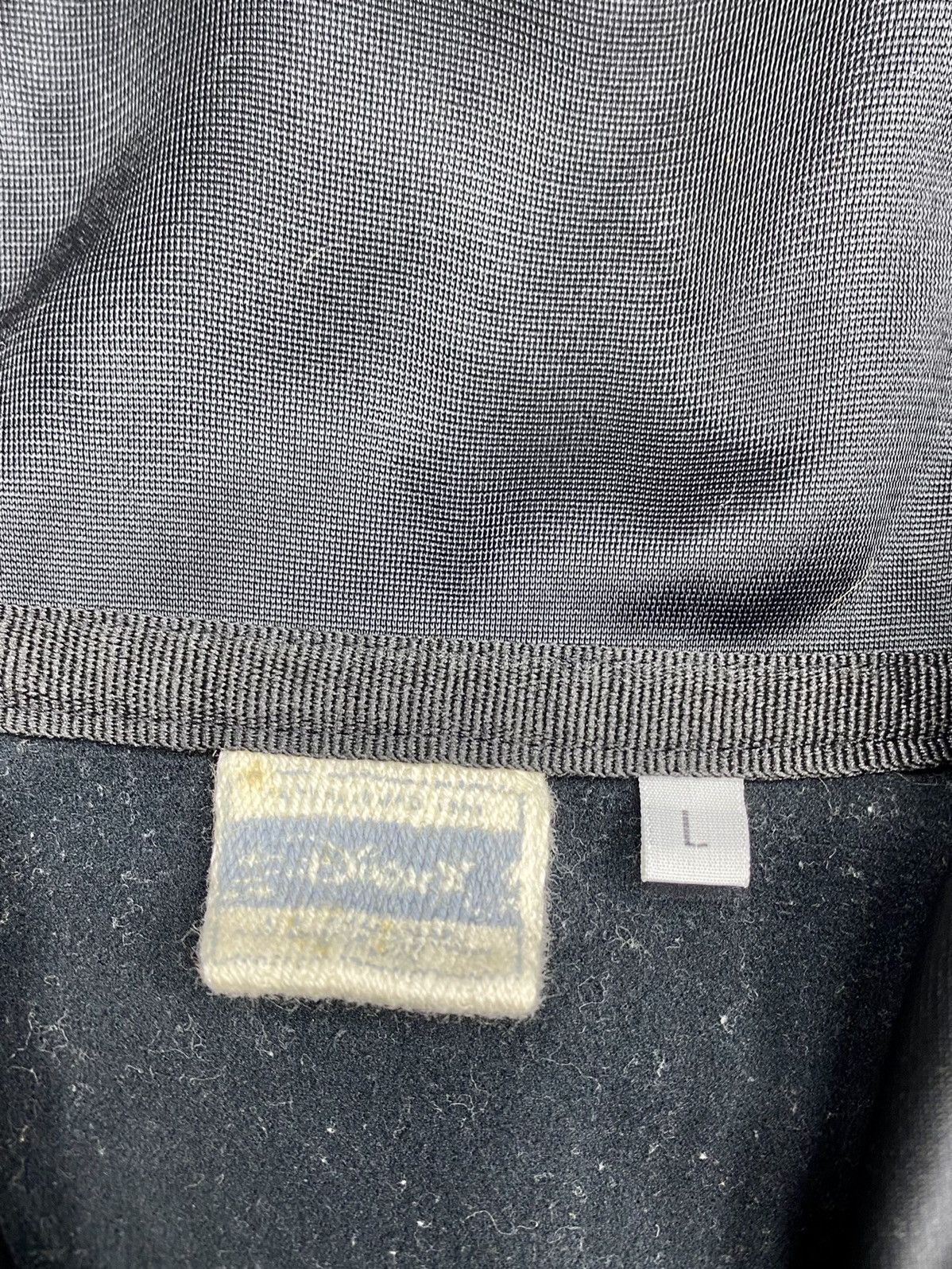Disney × Mickey Mouse VTG 90s disney mickey mouse embroidered spell out big logo Size US M / EU 48-50 / 2 - 15 Thumbnail