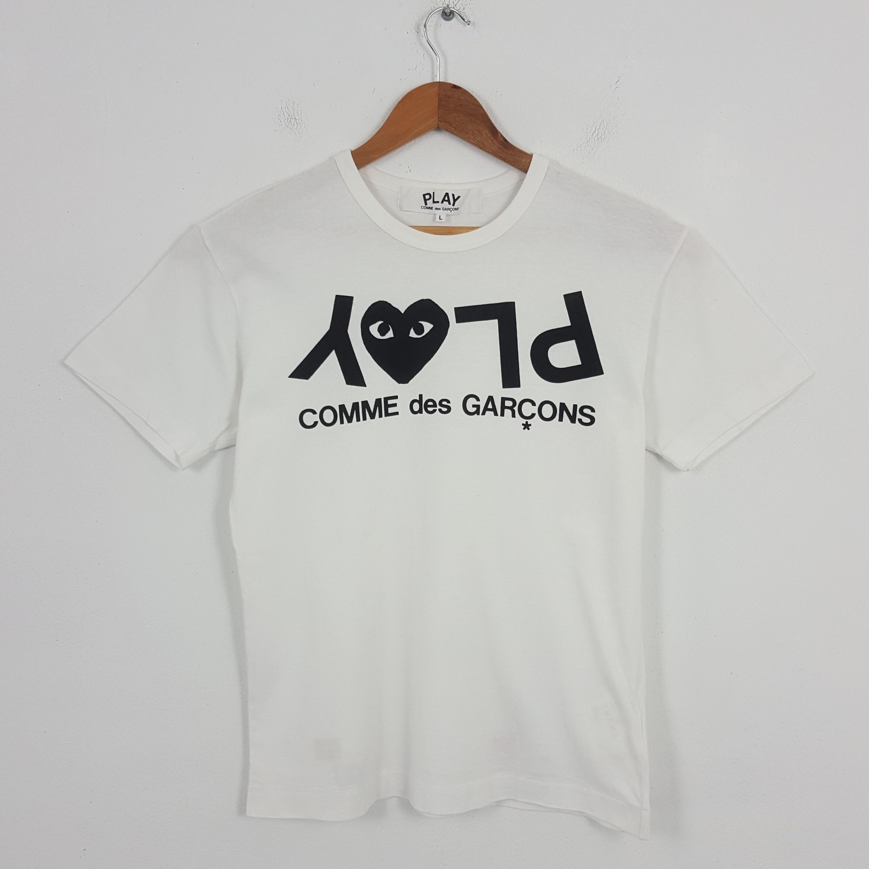 Comme des Garcons × Comme des Garcons PLAY × Vintage Vintage COMME des CARCONS PLAY Japanese Brand T-Shirt Japan Size US M / EU 48-50 / 2 - 1 Thumbnail