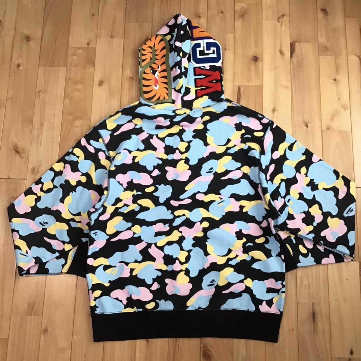 Bape BAPE cotton candy camo shark full zip hoodie multi camo ape Size US L / EU 52-54 / 3 - 3 Thumbnail
