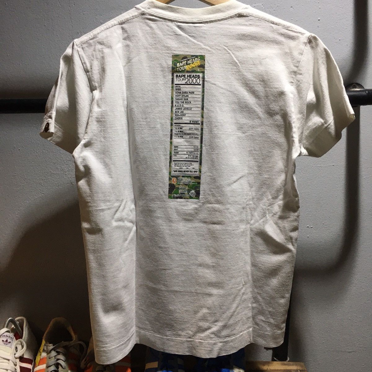 Bape × Vintage Bape Head Tour 2000 OG Nigo Tee Size US S / EU 44-46 / 1 - 2 Thumbnail